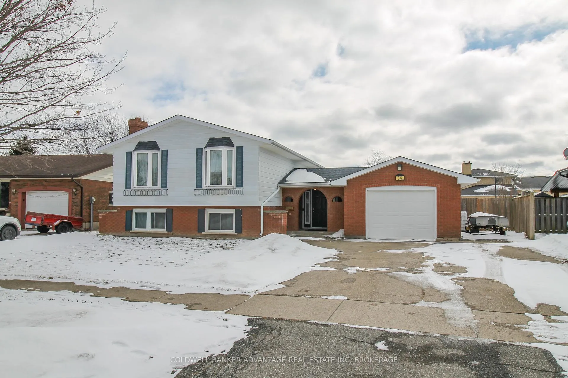 Photo 1 of 36 Wellbrook Boulevard, Welland, Prince Charles — HOMEH