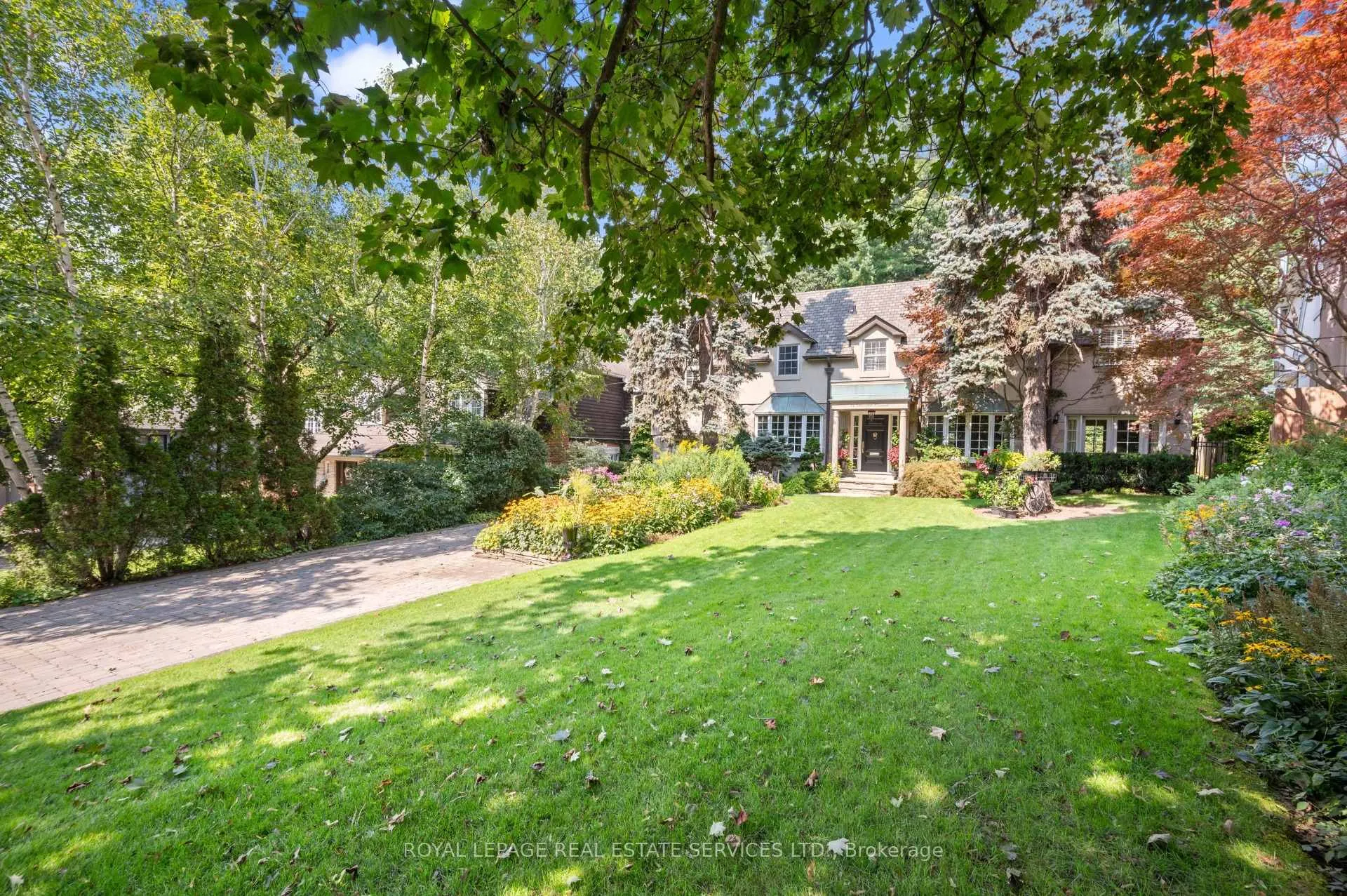 Photo 2 of 14 Riverside Crescent, Toronto, High Park-Swansea — HOMEH