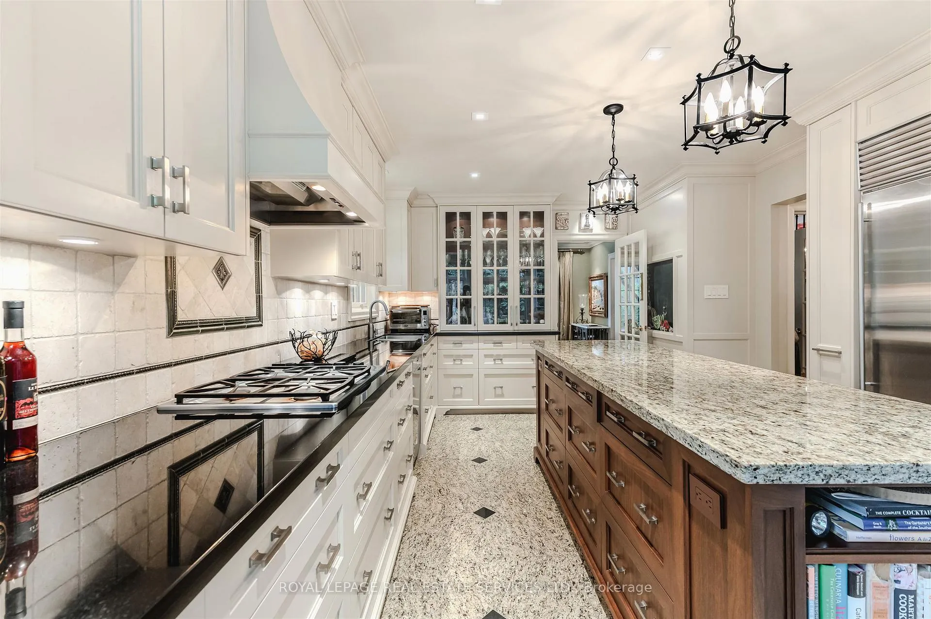 Photo 10 of 14 Riverside Crescent, Toronto, High Park-Swansea — HOMEH