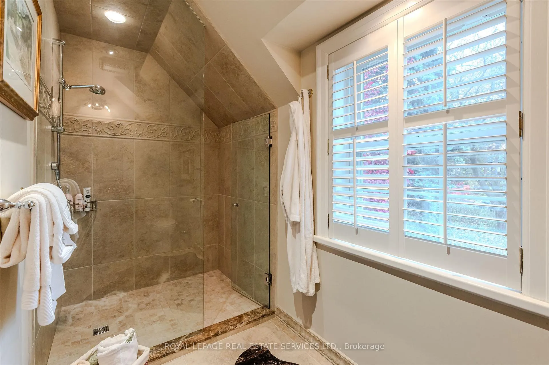 Photo 21 of 14 Riverside Crescent, Toronto, High Park-Swansea — HOMEH