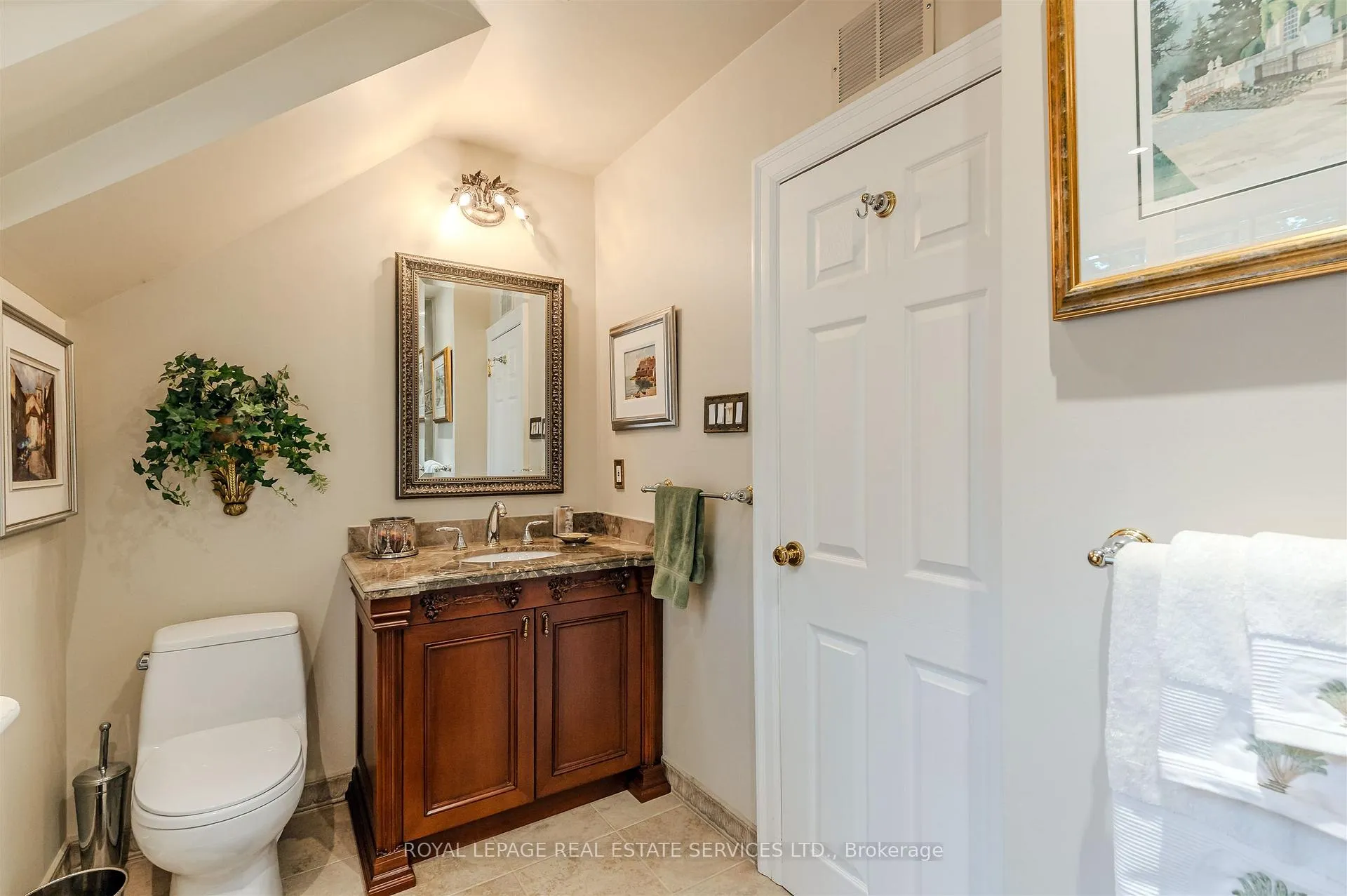 Photo 22 of 14 Riverside Crescent, Toronto, High Park-Swansea — HOMEH