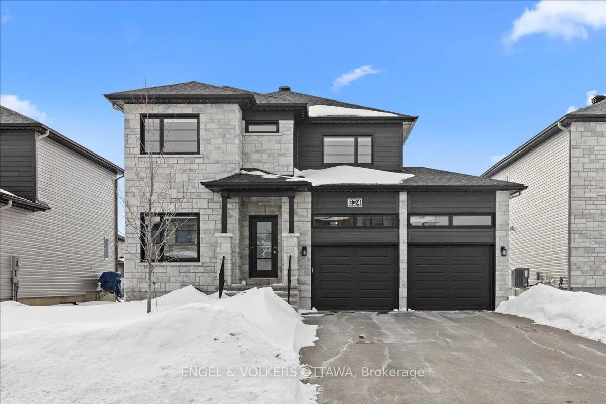 Front of 624 Geneva Crescent