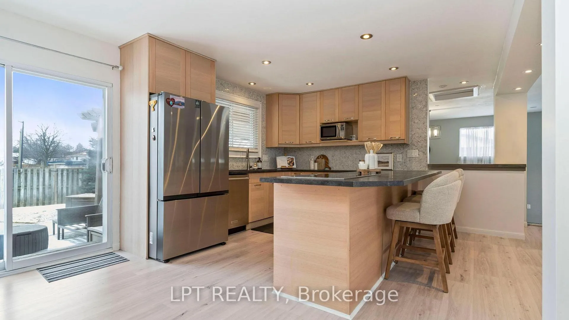 Photo 5 of 631 Elm Street, St. Thomas — HOMEH