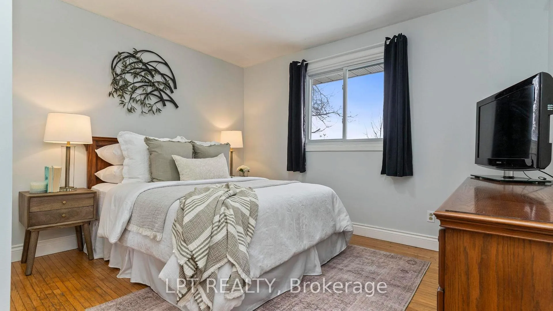 Photo 12 of 631 Elm Street, St. Thomas — HOMEH