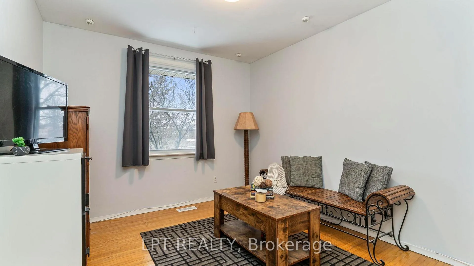 Photo 16 of 631 Elm Street, St. Thomas — HOMEH