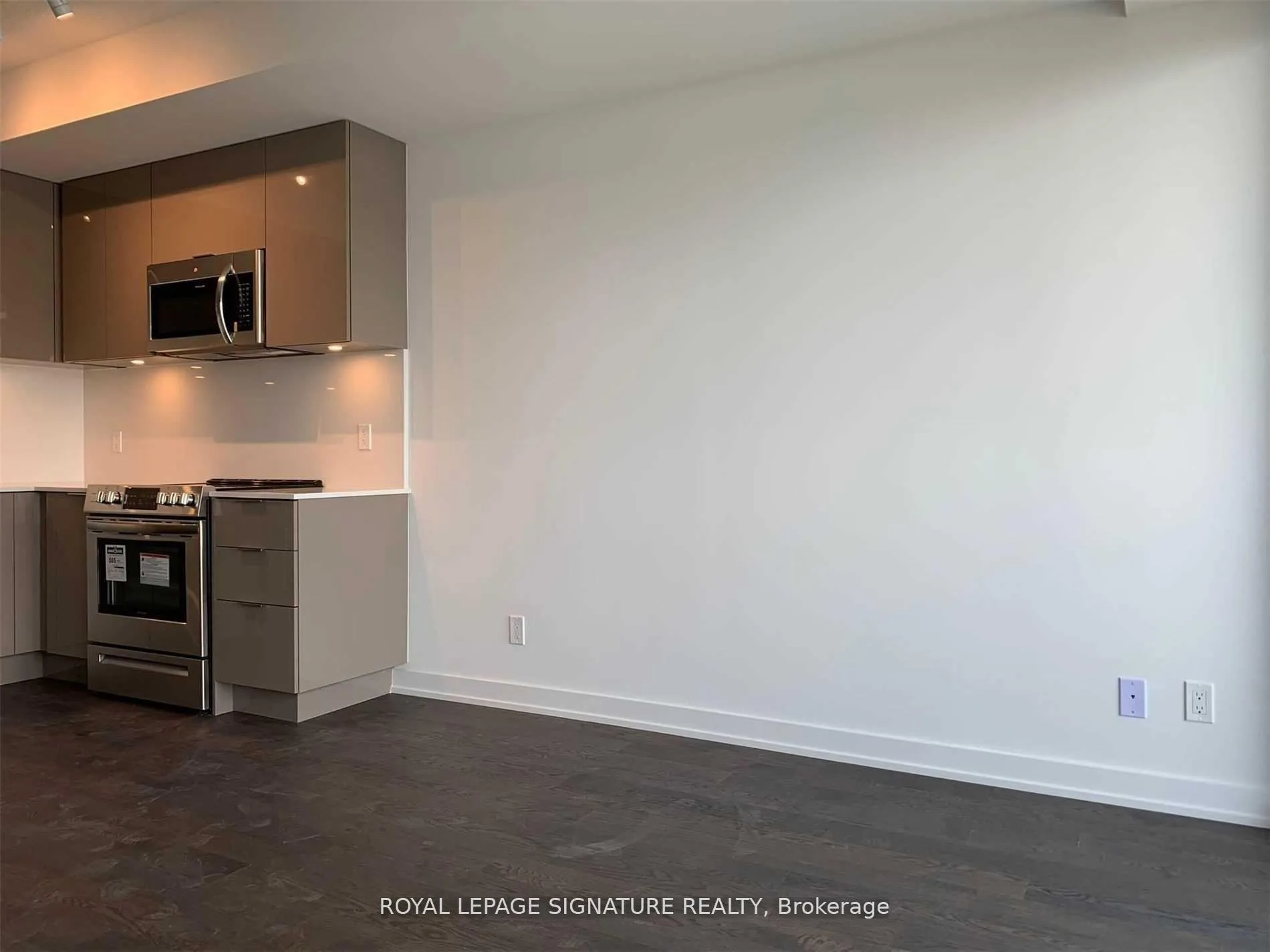 Photo 6 of Unit 2612, 25 Richmond Street E, Toronto, Church-Yonge Corridor — HOMEH