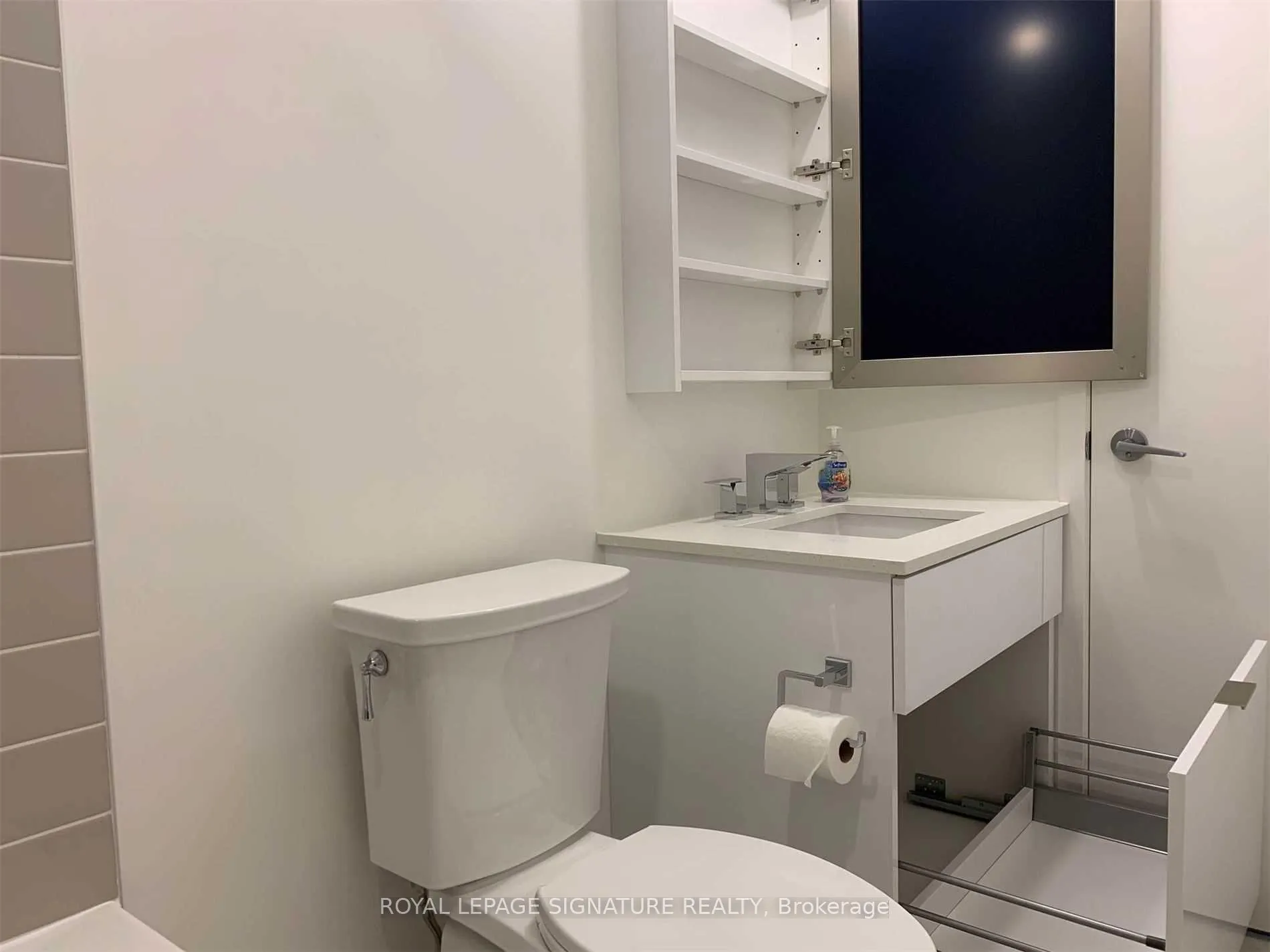 Photo 16 of Unit 2612, 25 Richmond Street E, Toronto, Church-Yonge Corridor — HOMEH