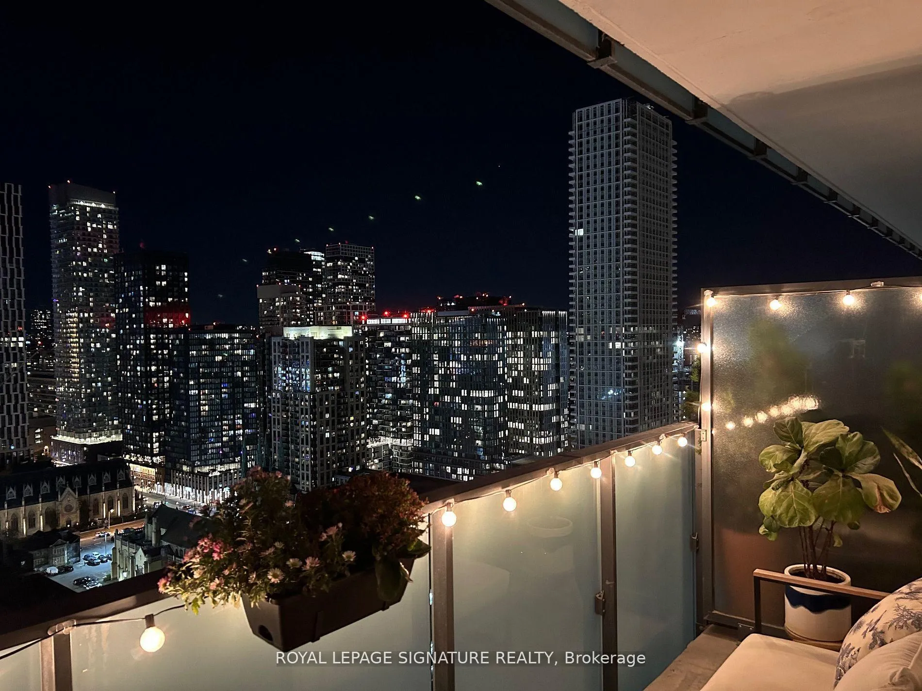 Photo 17 of Unit 2612, 25 Richmond Street E, Toronto, Church-Yonge Corridor — HOMEH