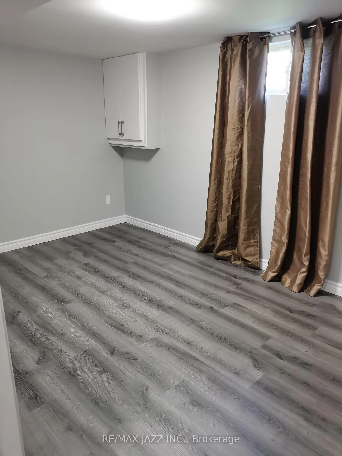 Photo 8 of 611 Athol Street E, Oshawa, Donevan — HOMEH