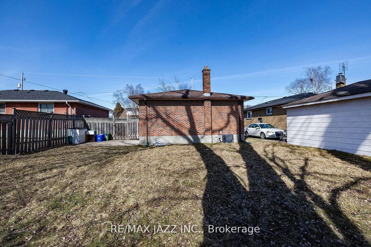 Photo 12 of 611 Athol Street E, Oshawa, Donevan — HOMEH