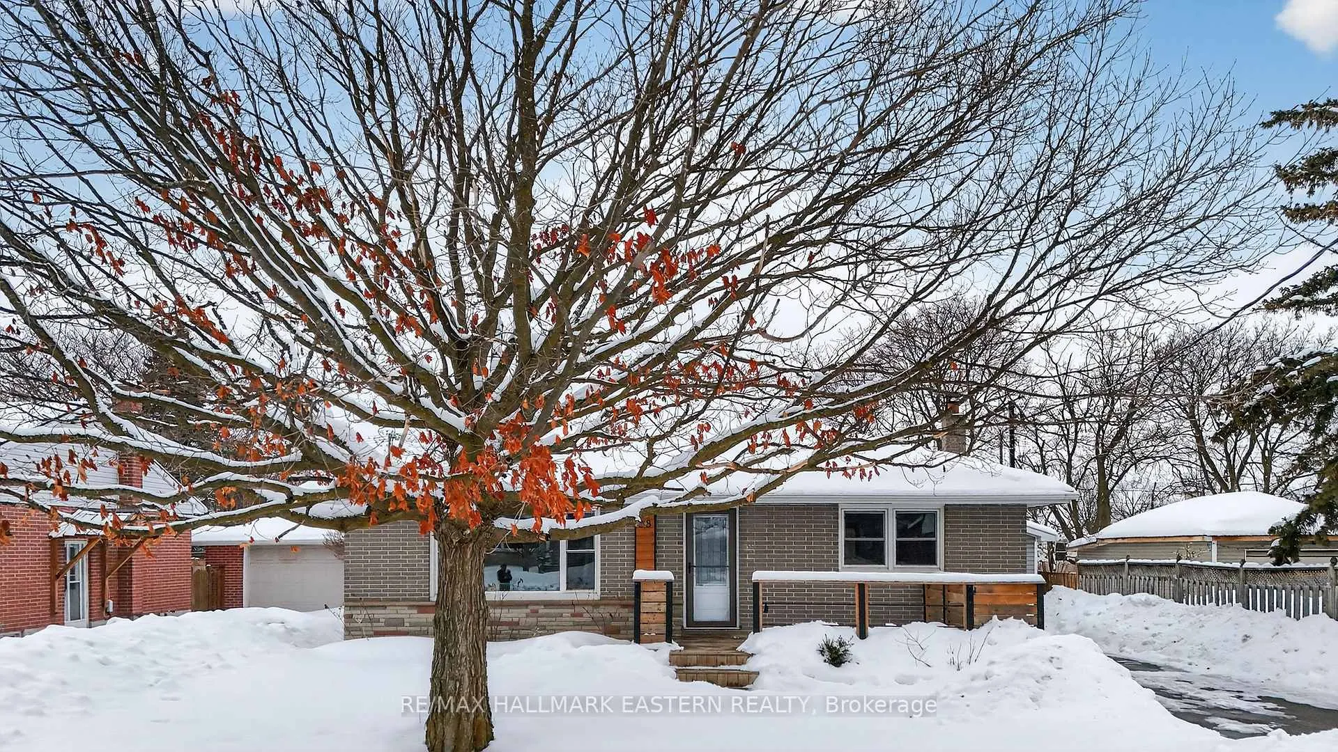 Photo 2 of 98 Arthur Avenue, Peterborough, Otonabee Ward 1 — HOMEH