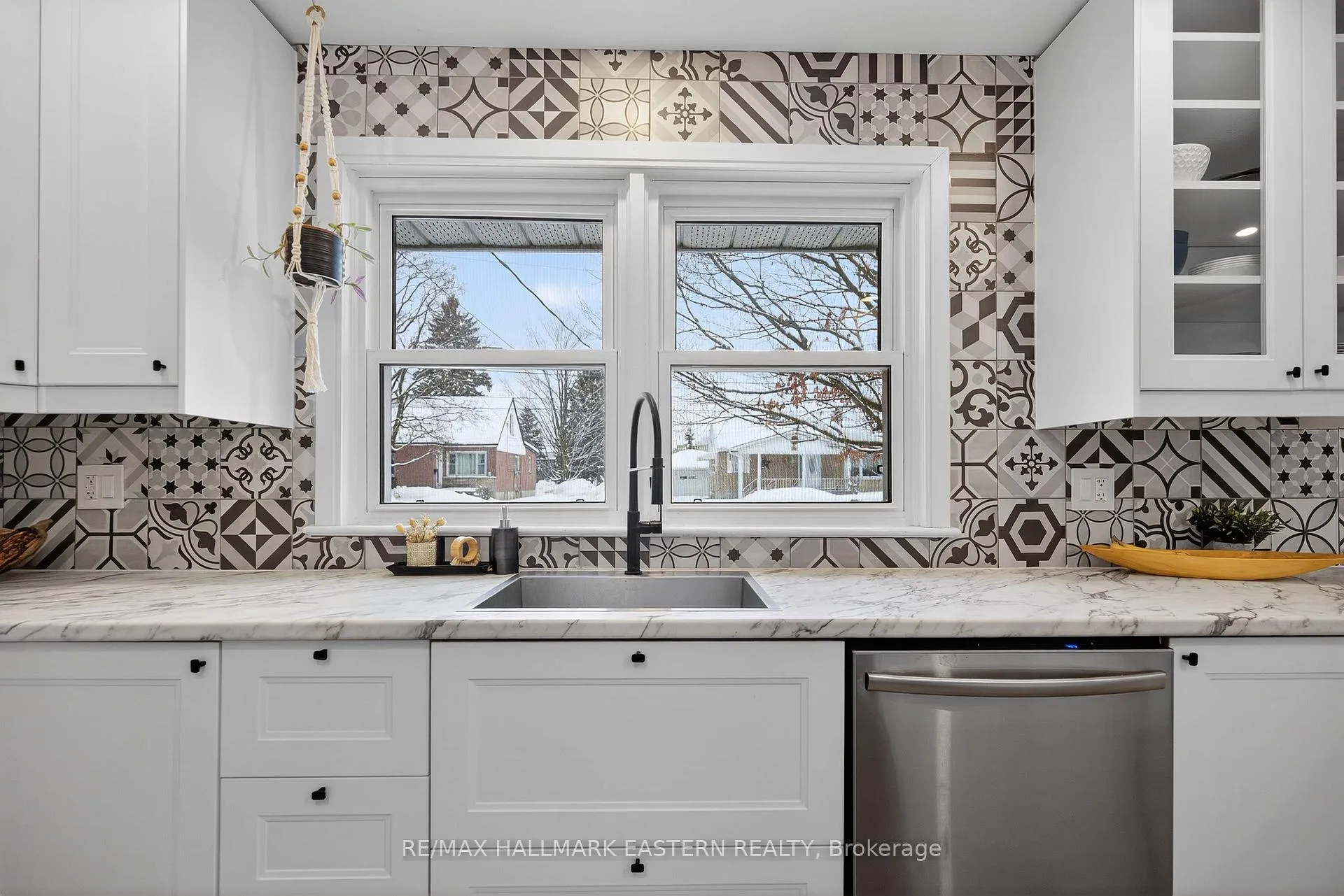 Photo 11 of 98 Arthur Avenue, Peterborough, Otonabee Ward 1 — HOMEH
