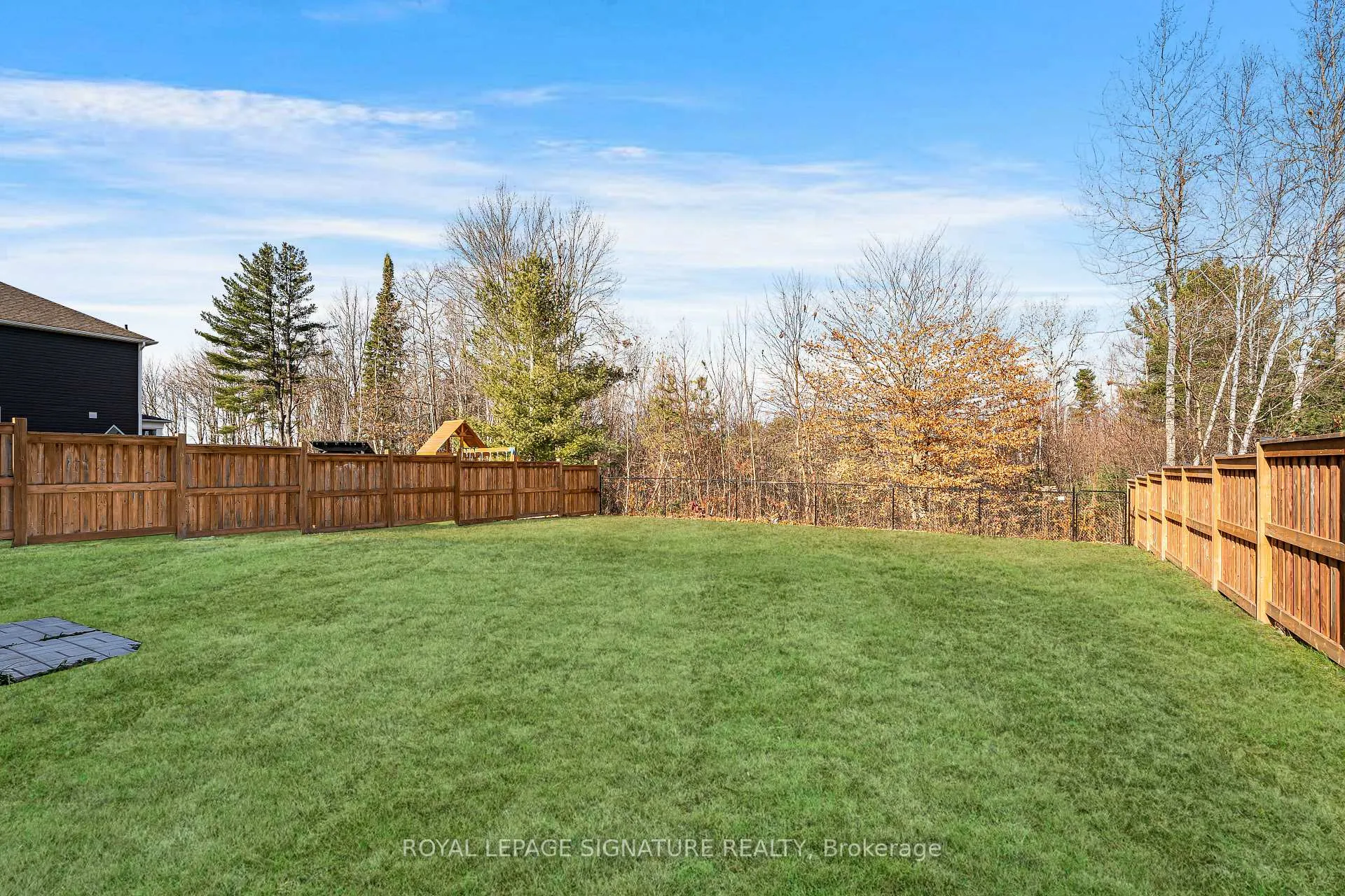 Photo 21 of 72 Chambery Street, Bracebridge, Macaulay — HOMEH