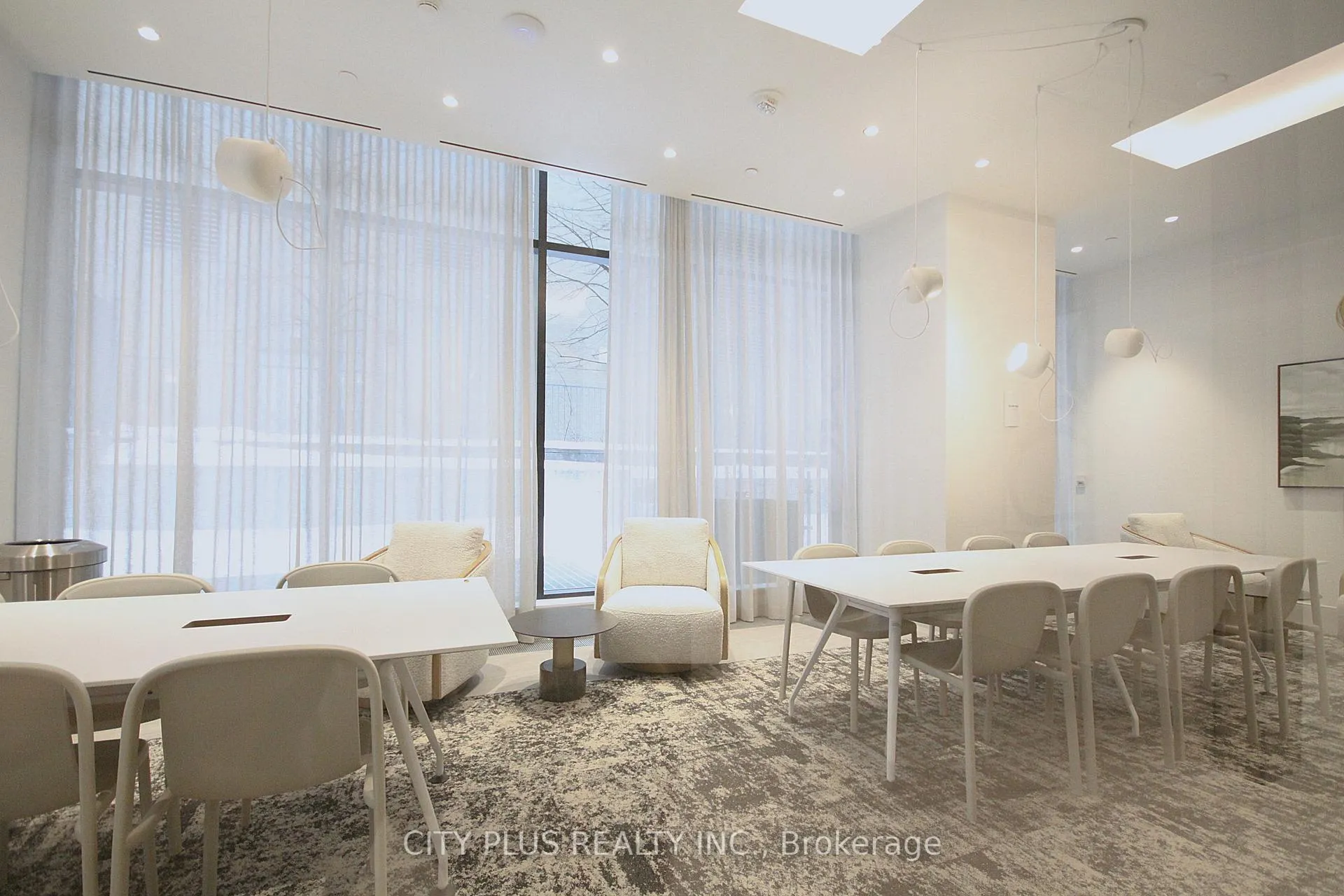 Photo 2 of Unit 2304, 65 Broadway Avenue, Toronto, Mount Pleasant West — HOMEH