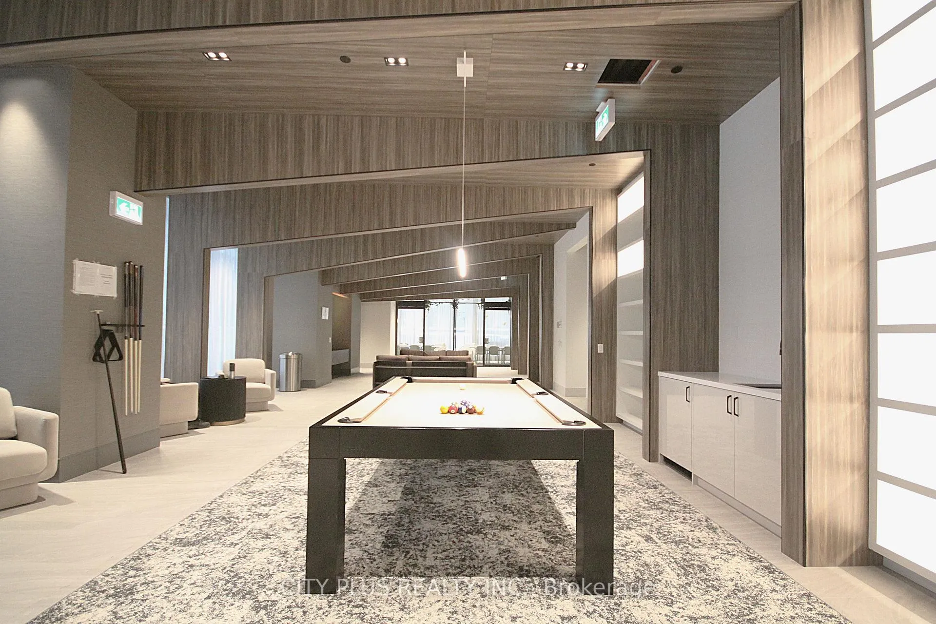 Photo 3 of Unit 2304, 65 Broadway Avenue, Toronto, Mount Pleasant West — HOMEH