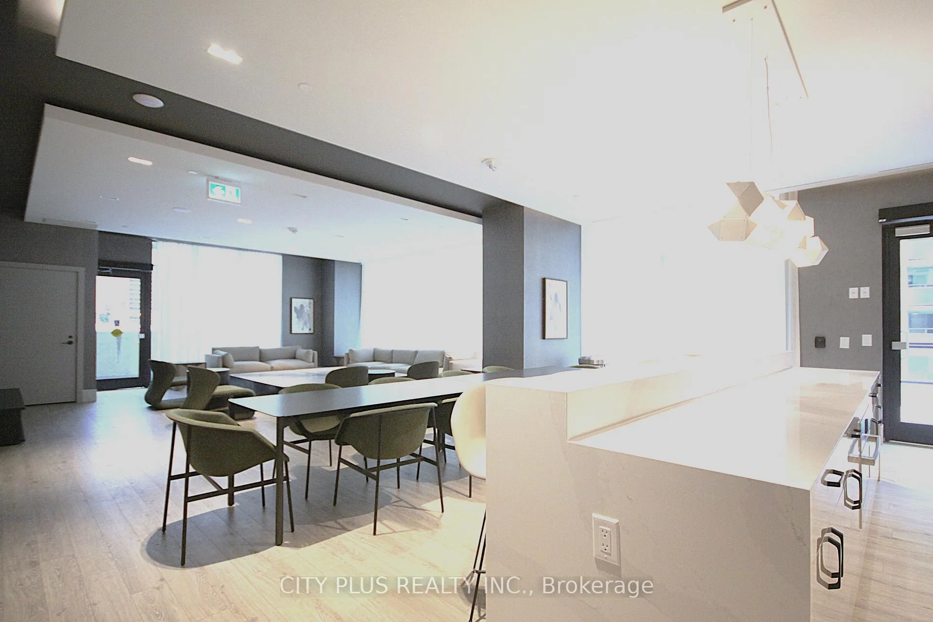 Photo 4 of Unit 2304, 65 Broadway Avenue, Toronto, Mount Pleasant West — HOMEH