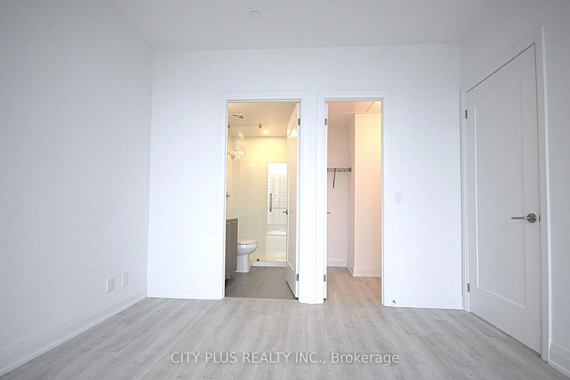 Photo 12 of Unit 2304, 65 Broadway Avenue, Toronto, Mount Pleasant West — HOMEH