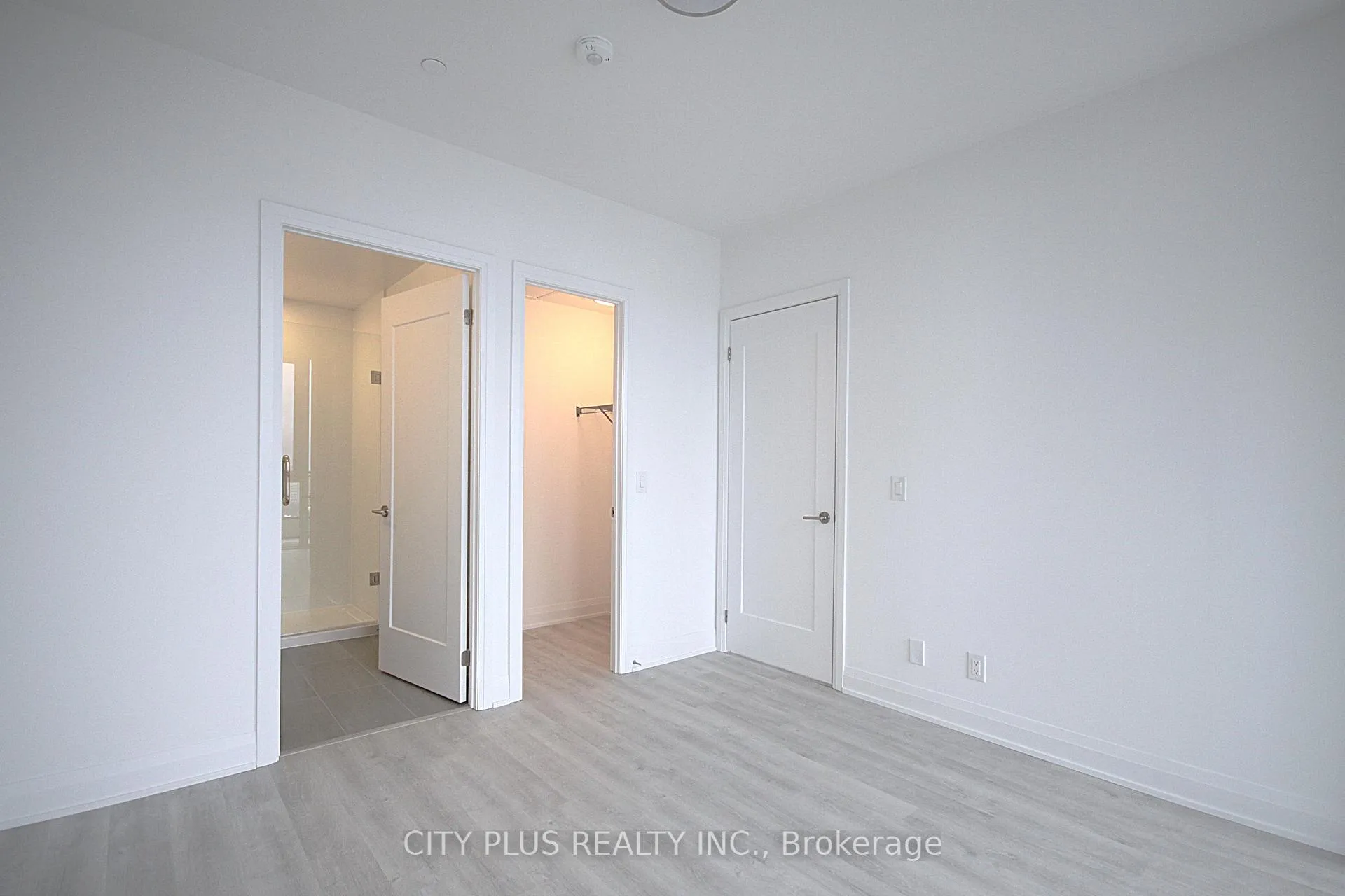 Photo 13 of Unit 2304, 65 Broadway Avenue, Toronto, Mount Pleasant West — HOMEH