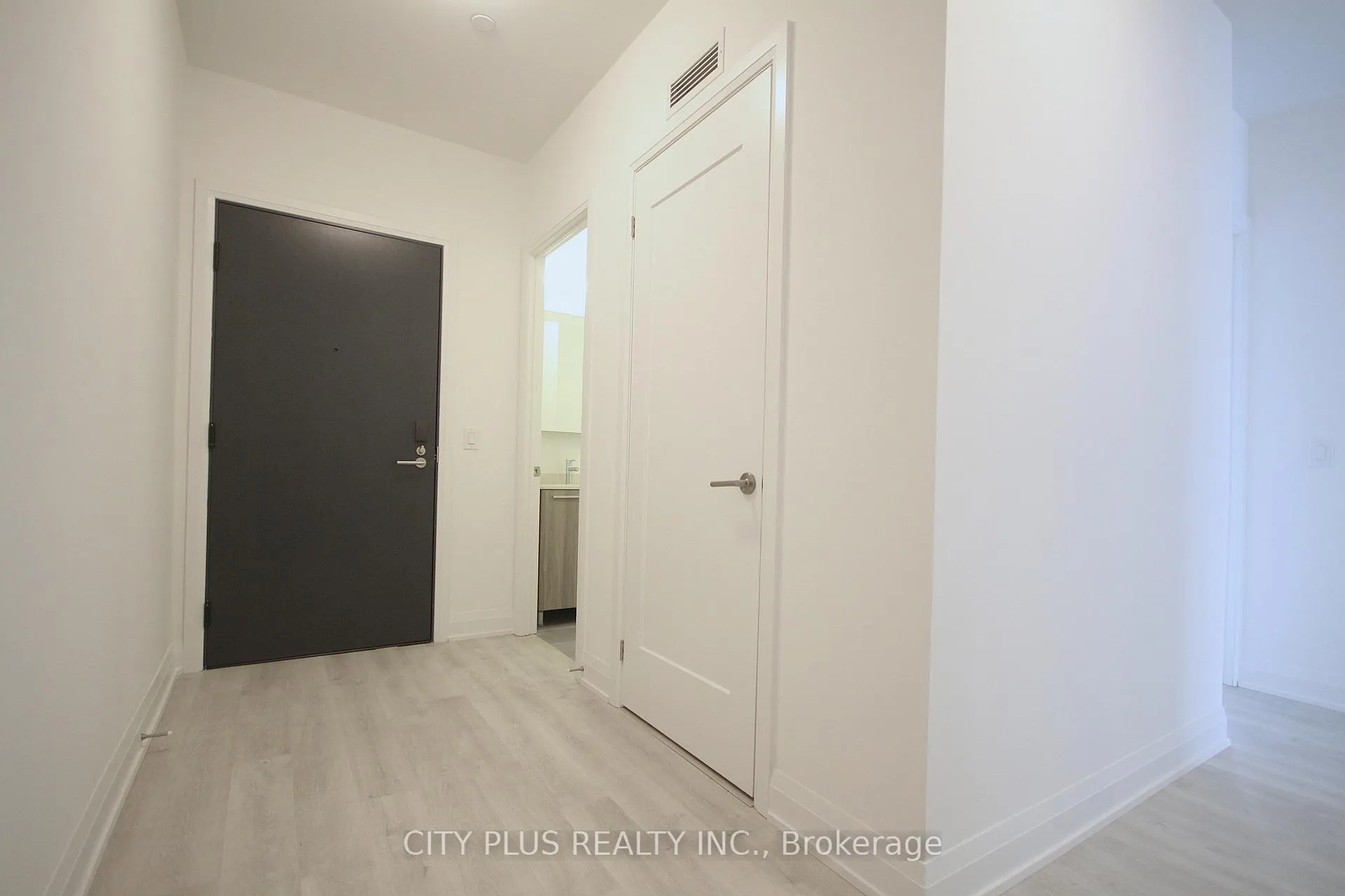 Photo 16 of Unit 2304, 65 Broadway Avenue, Toronto, Mount Pleasant West — HOMEH