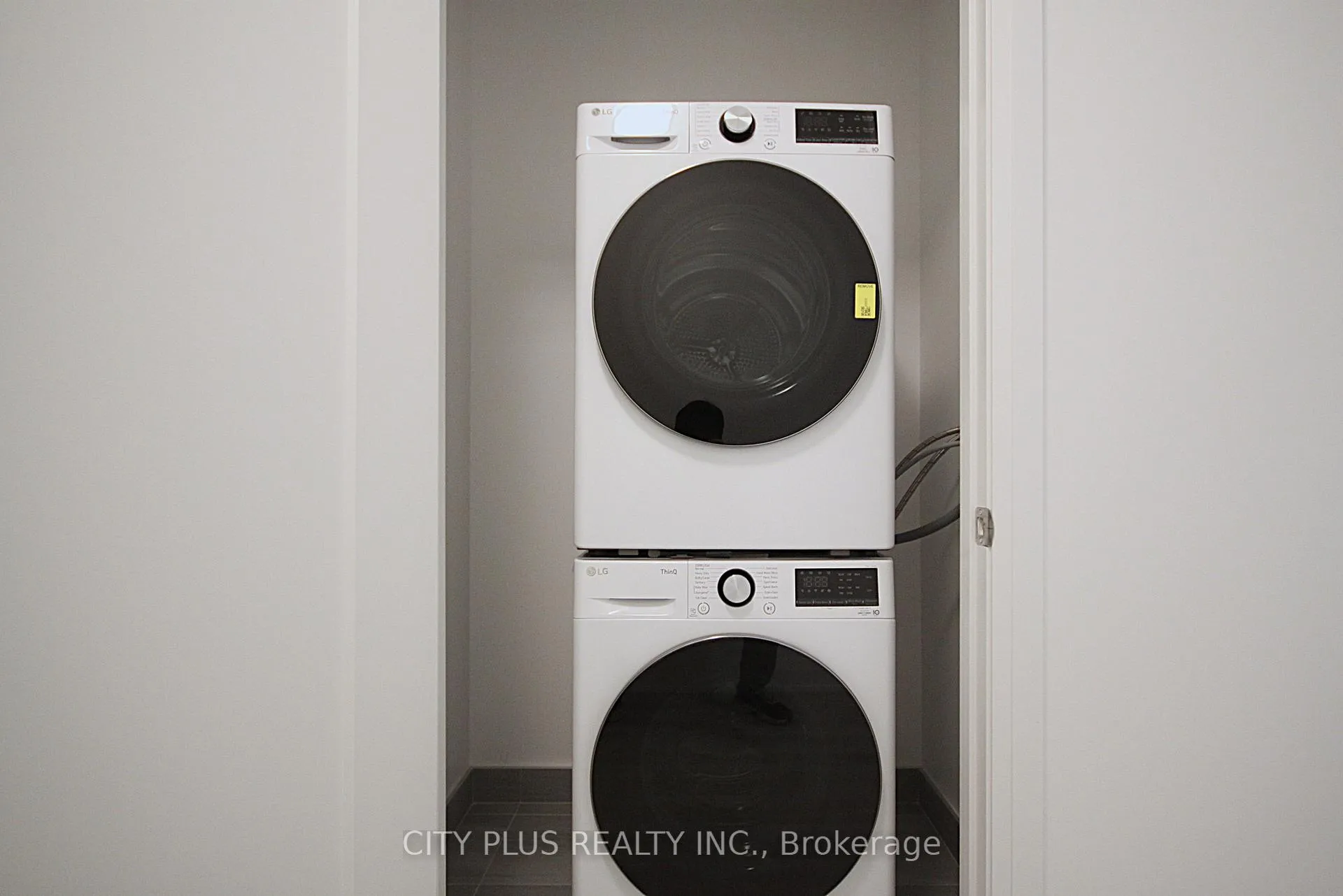 Photo 18 of Unit 2304, 65 Broadway Avenue, Toronto, Mount Pleasant West — HOMEH
