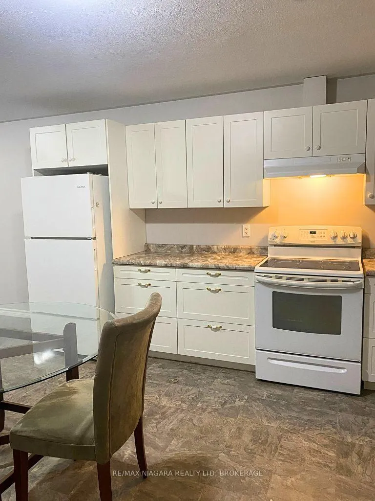 Photo 4 of Unit Lower, 355 Draper's Street, Welland, Prince Charles — HOMEH