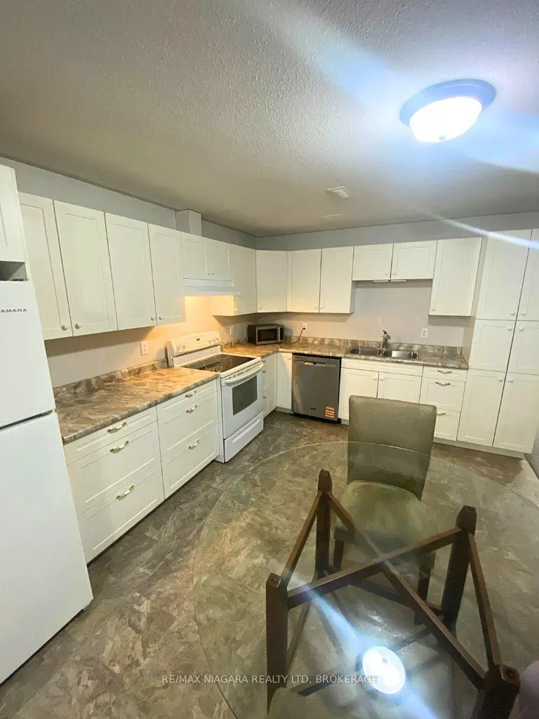 Photo 6 of Unit Lower, 355 Draper's Street, Welland, Prince Charles — HOMEH