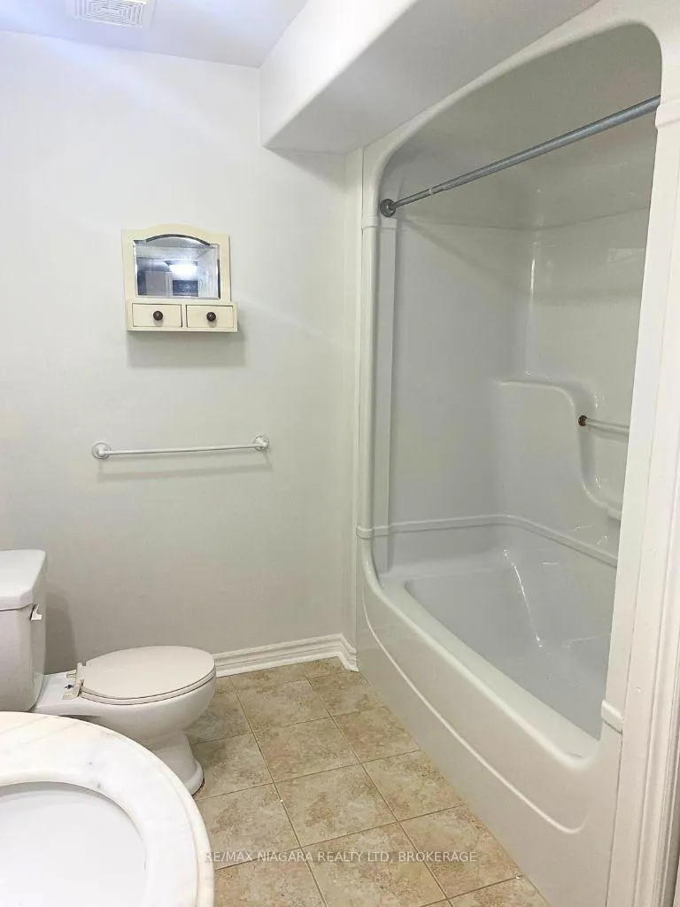Photo 10 of Unit Lower, 355 Draper's Street, Welland, Prince Charles — HOMEH