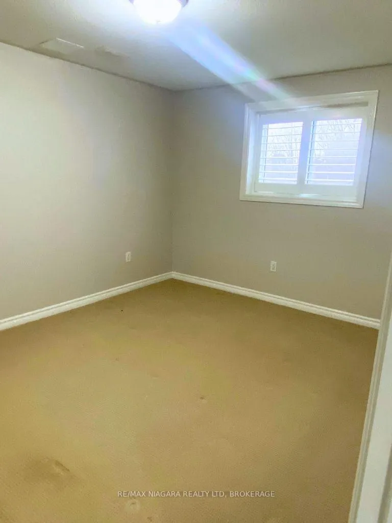 Photo 11 of Unit Lower, 355 Draper's Street, Welland, Prince Charles — HOMEH