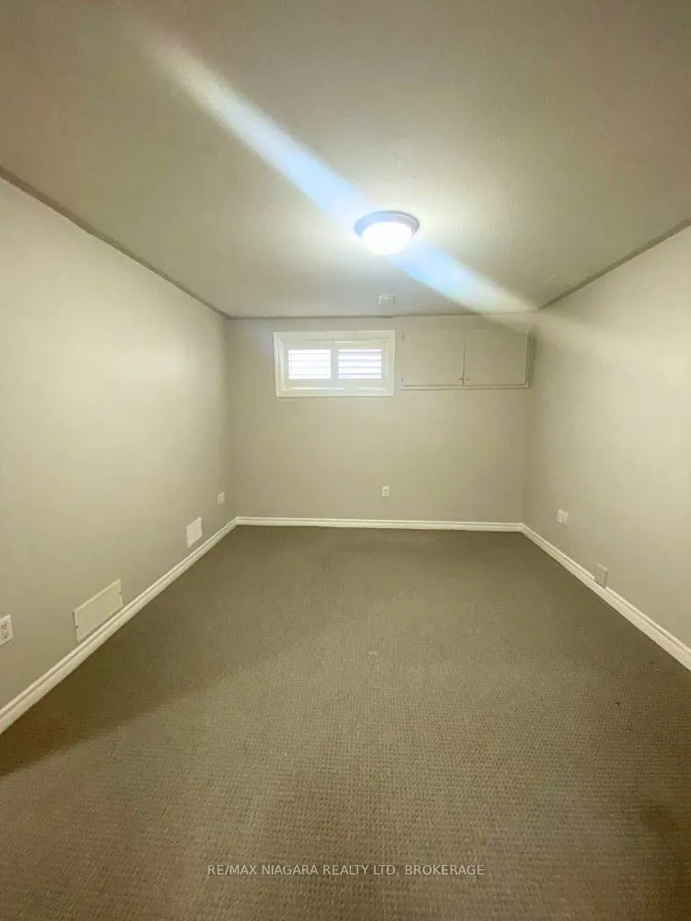 Photo 15 of Unit Lower, 355 Draper's Street, Welland, Prince Charles — HOMEH