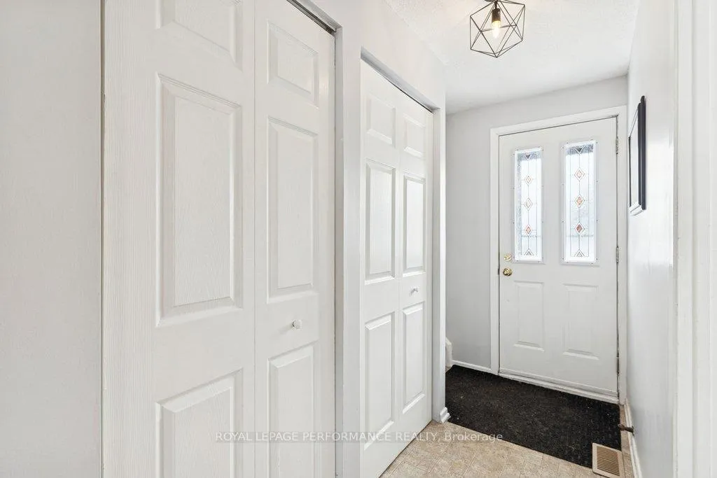 Photo 2 of Unit 48, 423C Woodfield Drive, Ottawa, Tanglewood — HOMEH