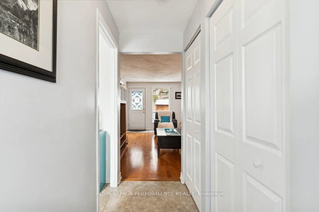 Photo 4 of Unit 48, 423C Woodfield Drive, Ottawa, Tanglewood — HOMEH