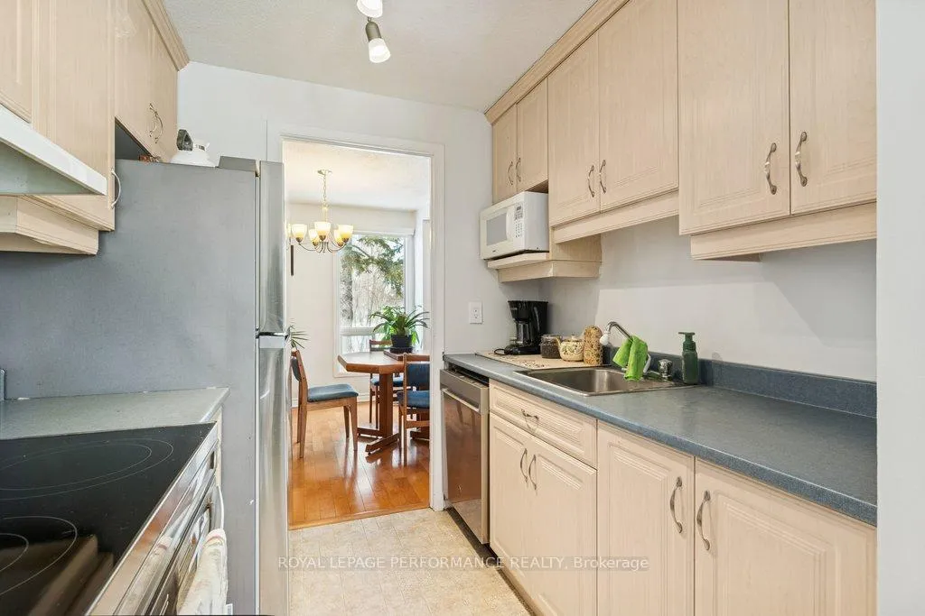 Photo 12 of Unit 48, 423C Woodfield Drive, Ottawa, Tanglewood — HOMEH