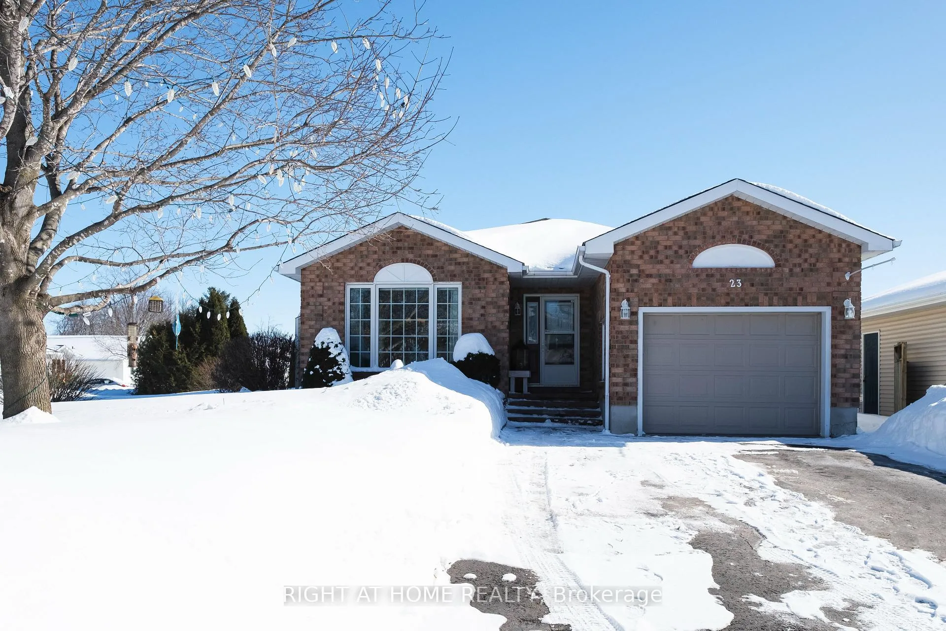 Photo 1 of 23 Fairview Crescent, Arnprior — HOMEH