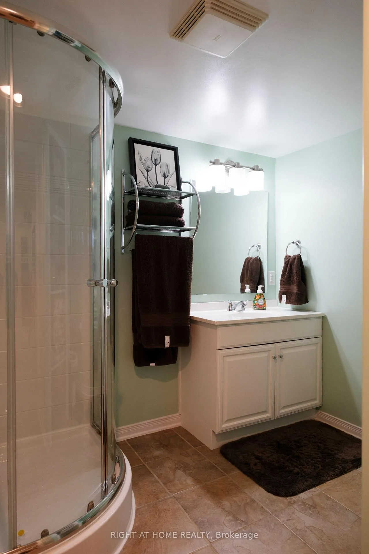 Photo 16 of 23 Fairview Crescent, Arnprior — HOMEH