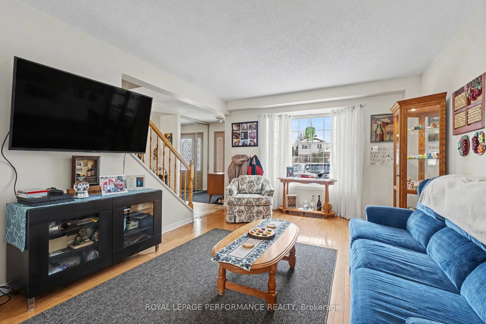 Photo 10 of 734 Merkley Drive, Ottawa, Fallingbrook/Pineridge — HOMEH