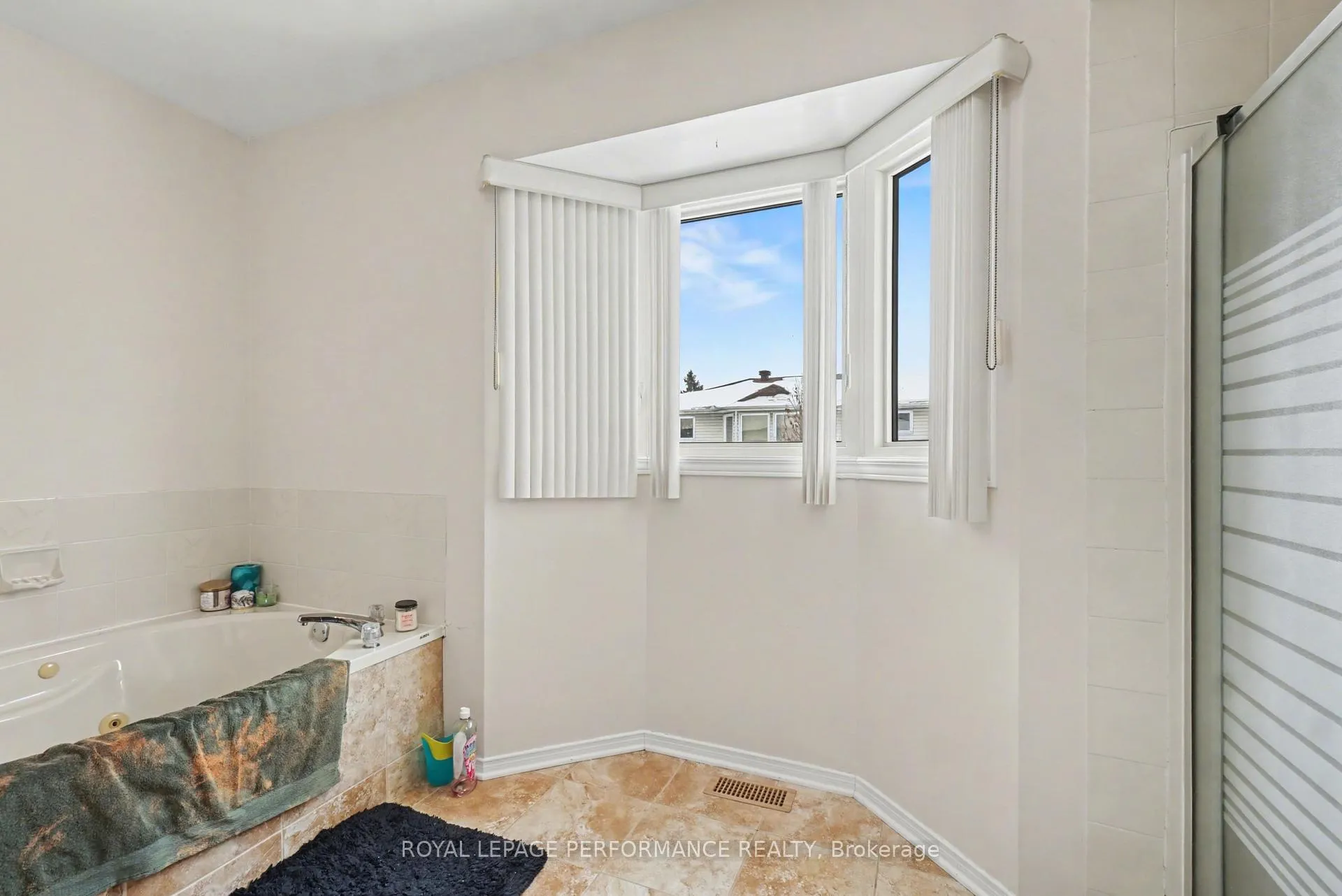 Photo 23 of 734 Merkley Drive, Ottawa, Fallingbrook/Pineridge — HOMEH