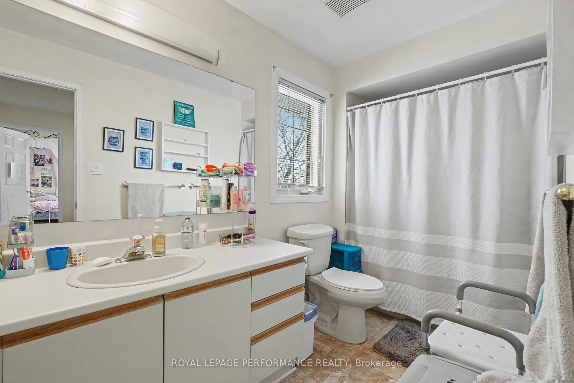 Photo 27 of 734 Merkley Drive, Ottawa, Fallingbrook/Pineridge — HOMEH