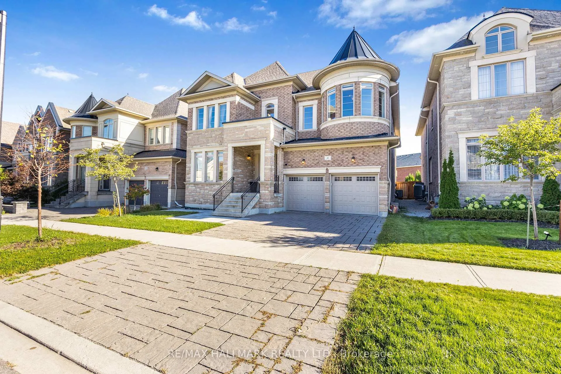 Photo 3 of 41 Glen Abbey Trail, Vaughan, Kleinburg — HOMEH