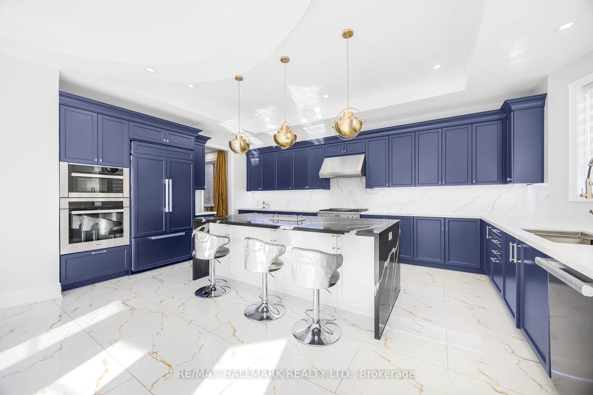 Photo 12 of 41 Glen Abbey Trail, Vaughan, Kleinburg — HOMEH