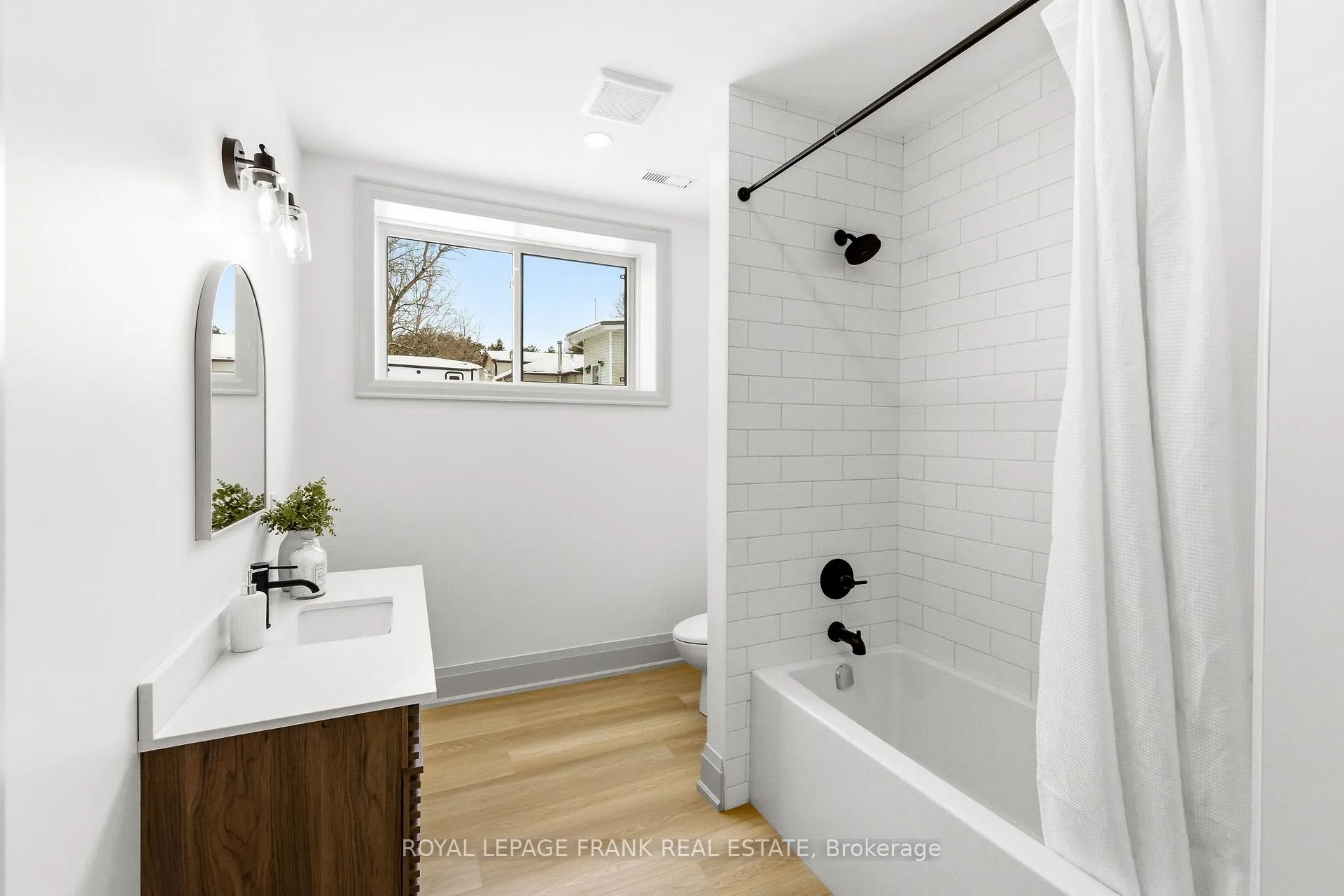 Photo 32 of 362 Carnegie Beach Road, Scugog, Port Perry — HOMEH