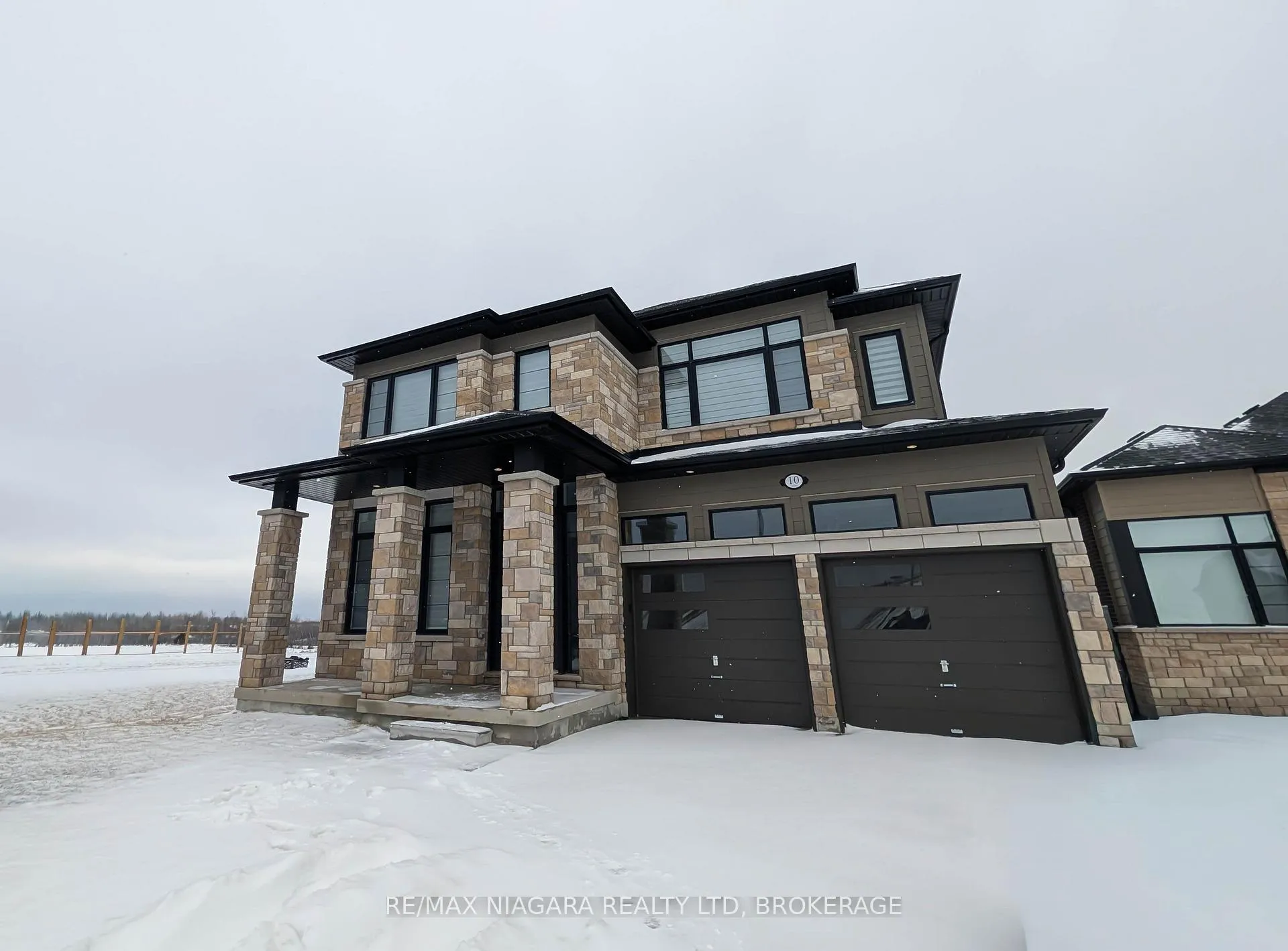 Photo 1 of 10 Shoreview Drive, Welland, Hwy 406/Welland — HOMEH