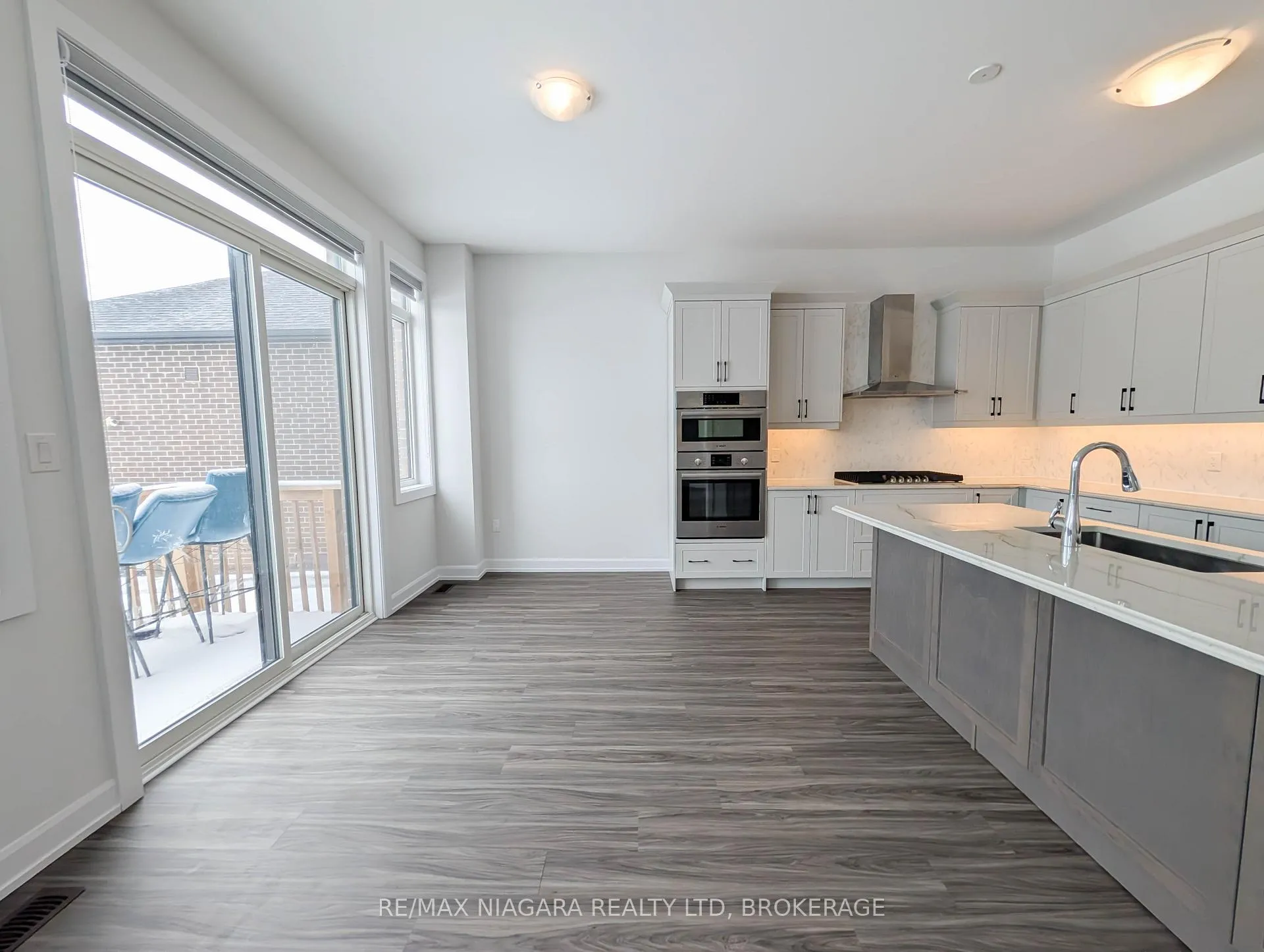 Photo 15 of 10 Shoreview Drive, Welland, Hwy 406/Welland — HOMEH