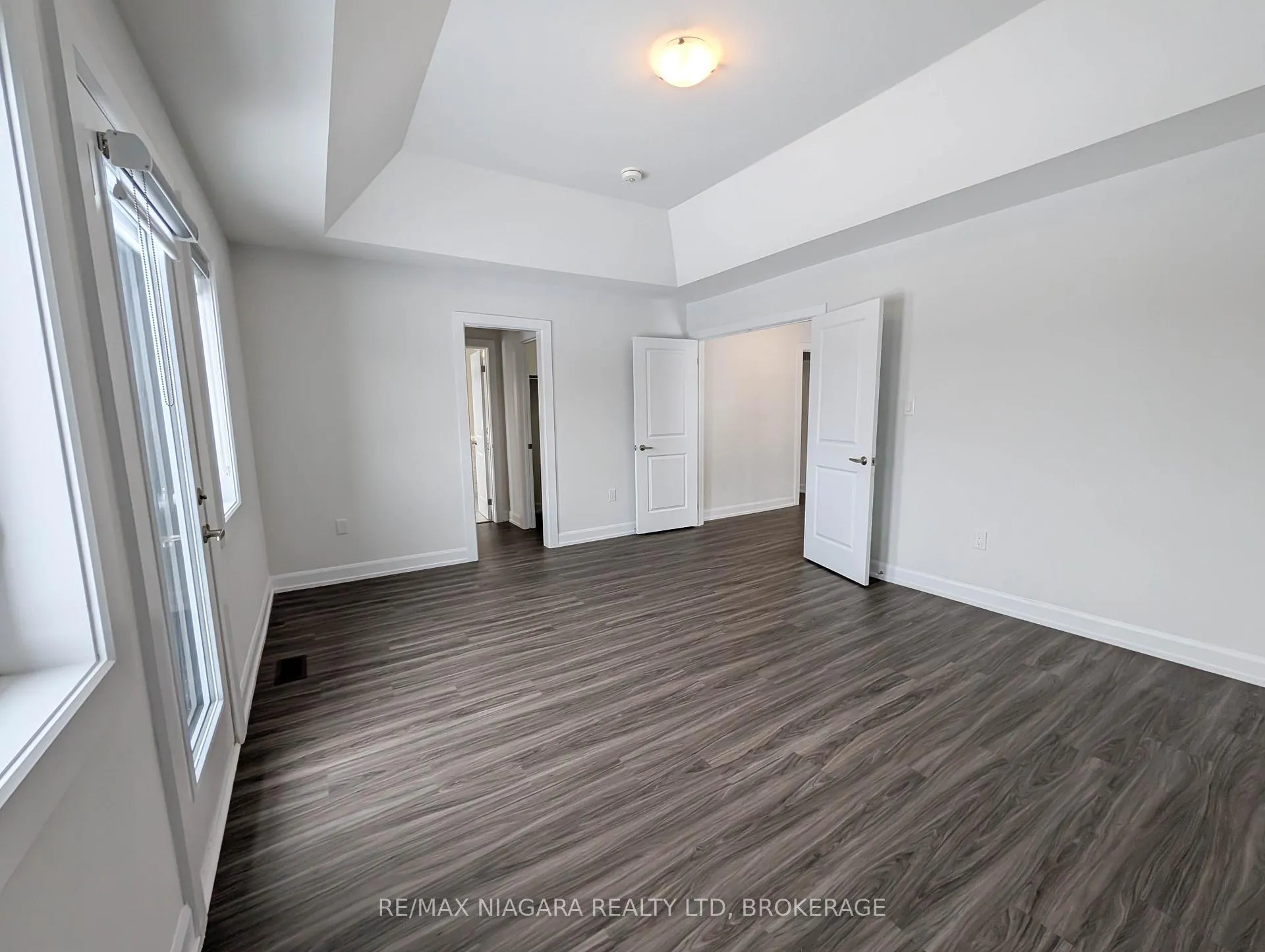 Photo 18 of 10 Shoreview Drive, Welland, Hwy 406/Welland — HOMEH