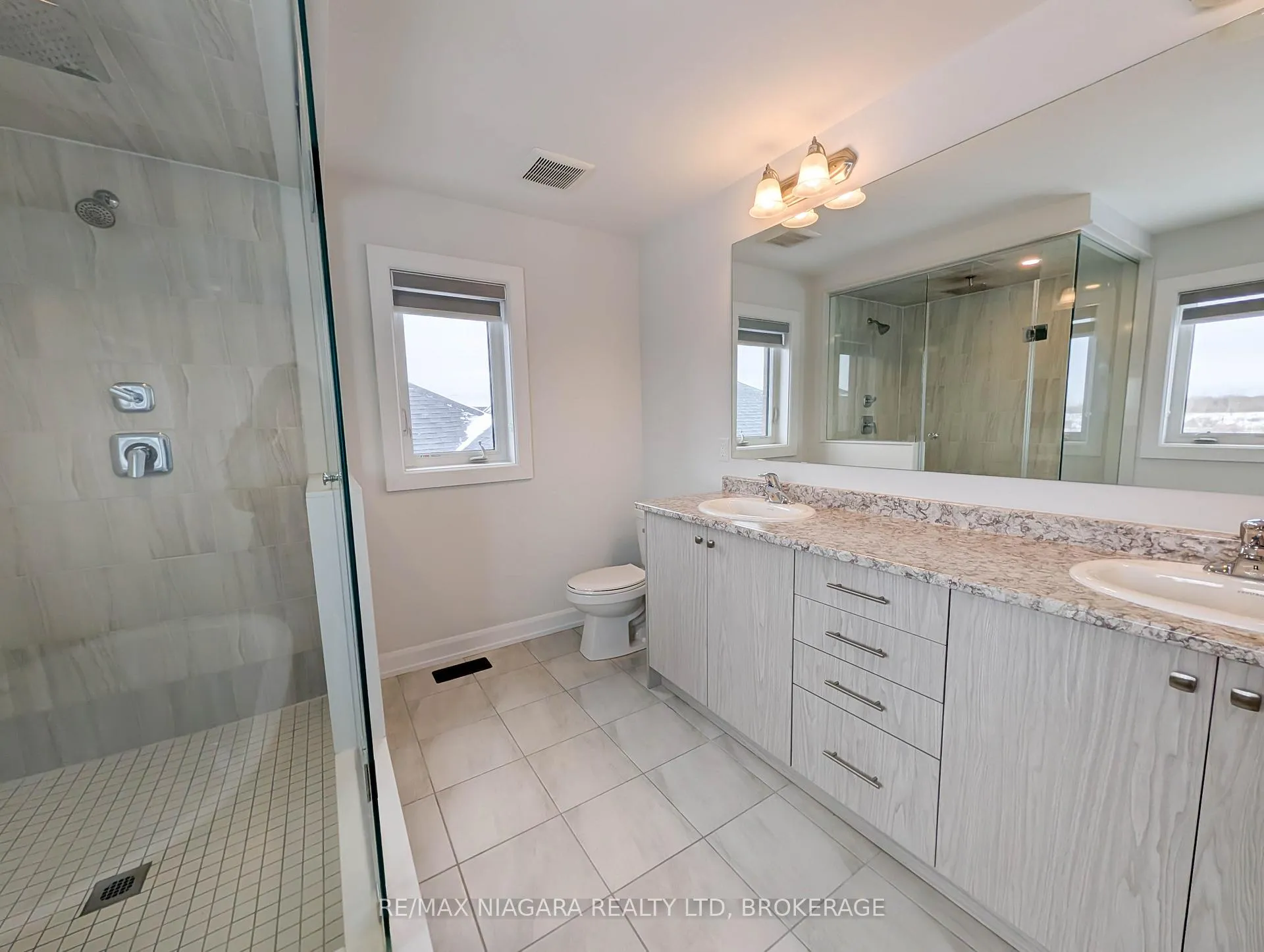 Photo 20 of 10 Shoreview Drive, Welland, Hwy 406/Welland — HOMEH