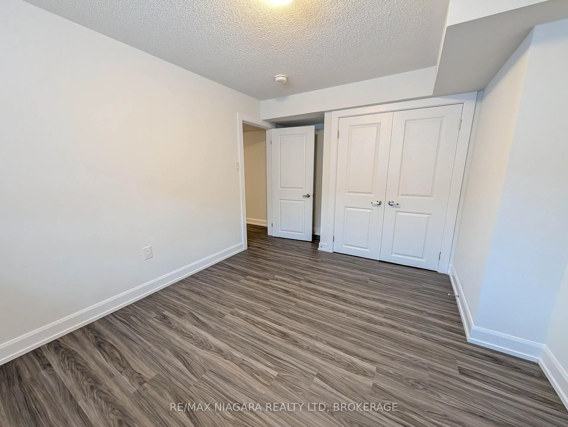 Photo 37 of 10 Shoreview Drive, Welland, Hwy 406/Welland — HOMEH
