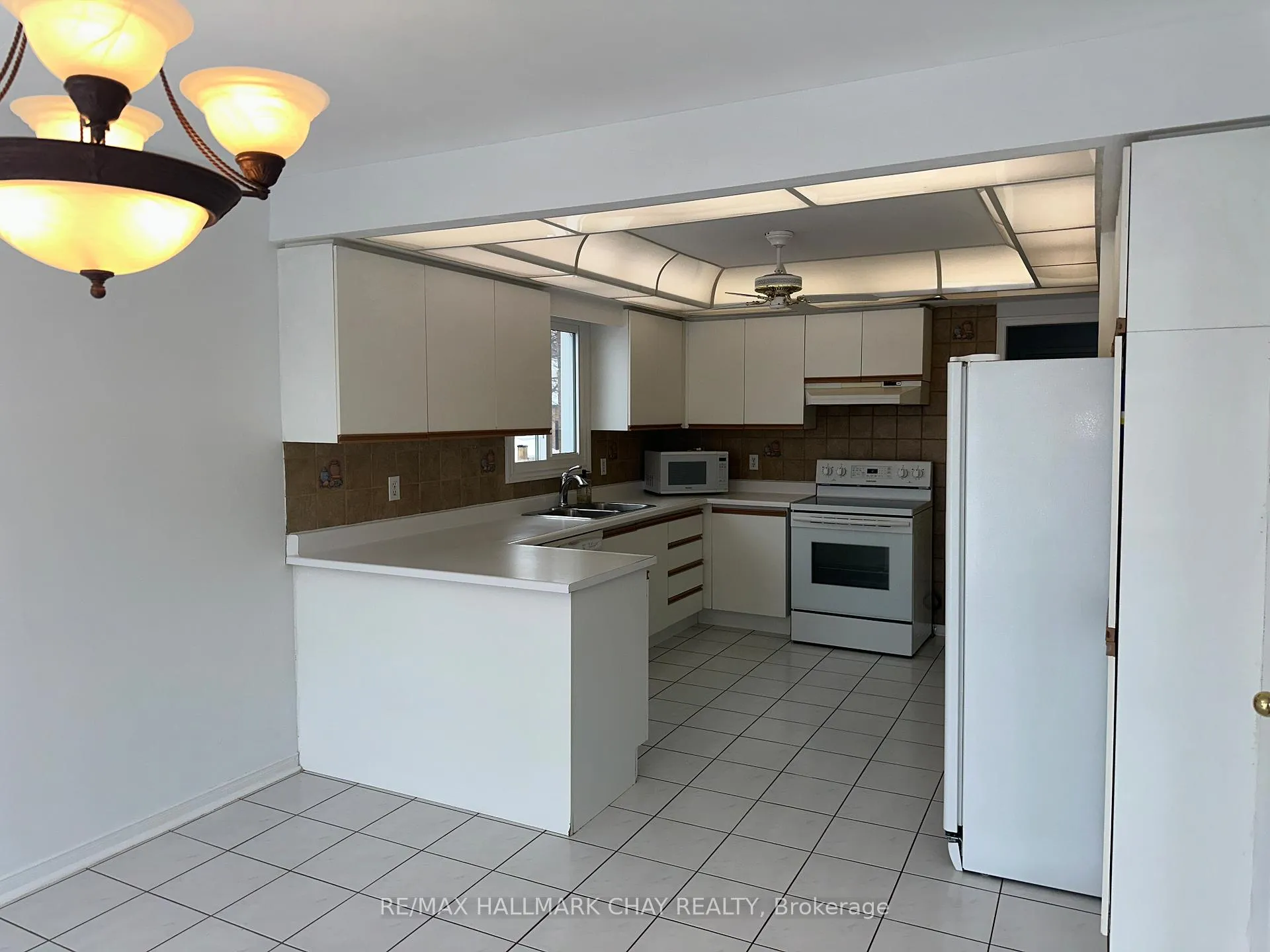 Photo 6 of UPPER - 16 Cuthbert Street, Barrie, Ardagh — HOMEH