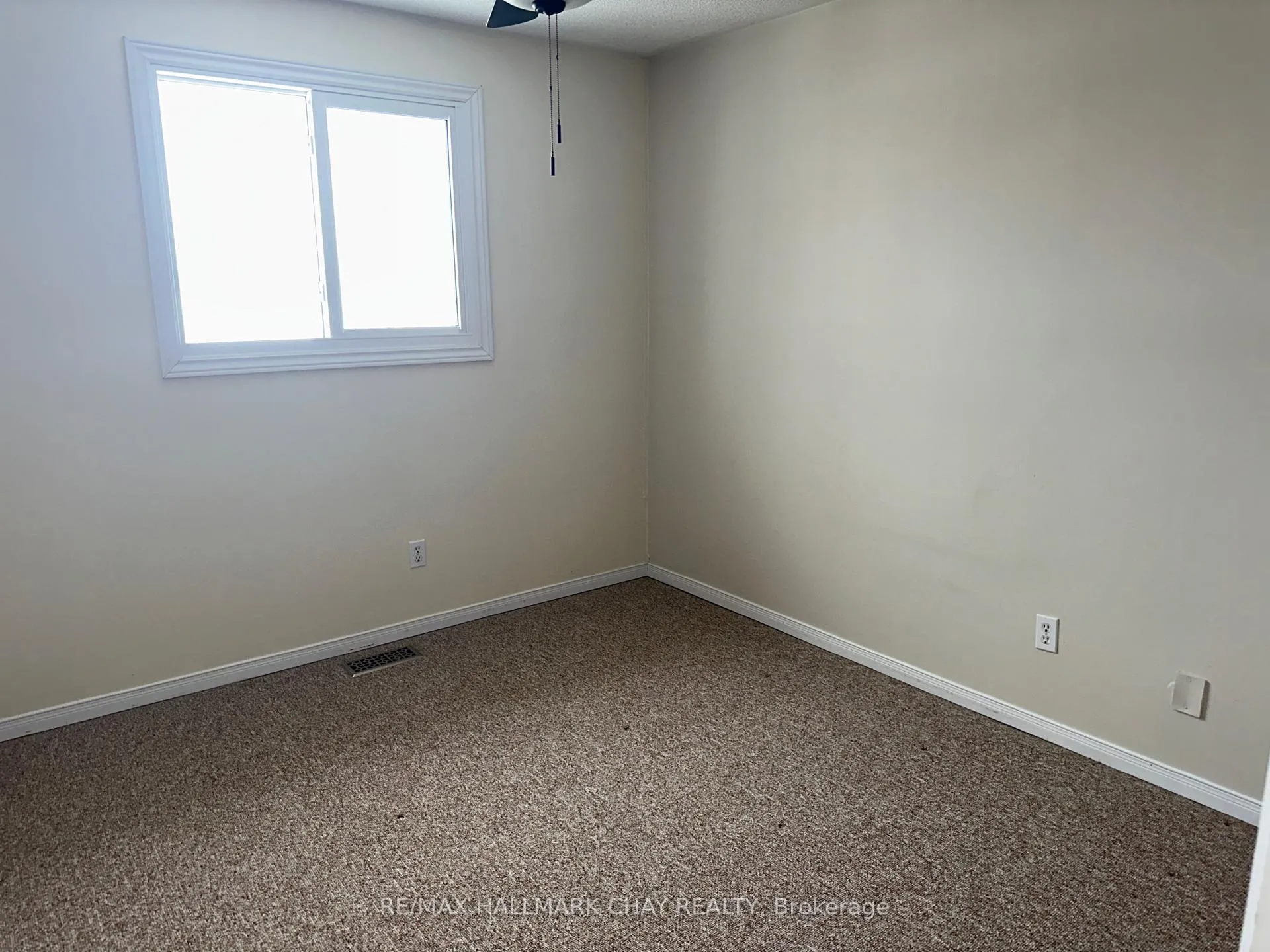 Photo 15 of UPPER - 16 Cuthbert Street, Barrie, Ardagh — HOMEH