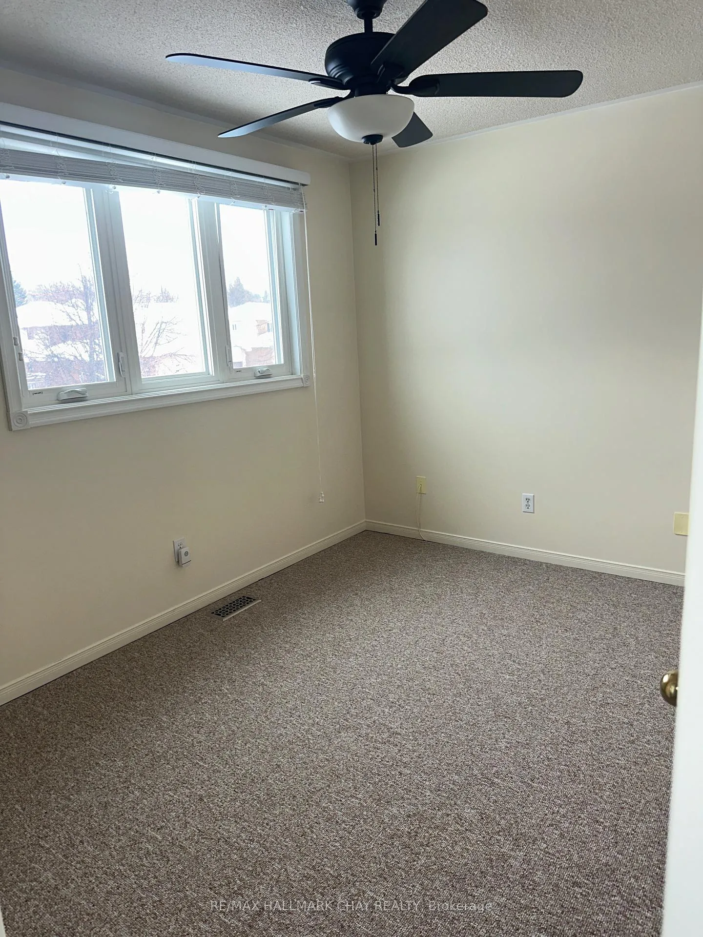 Photo 16 of UPPER - 16 Cuthbert Street, Barrie, Ardagh — HOMEH
