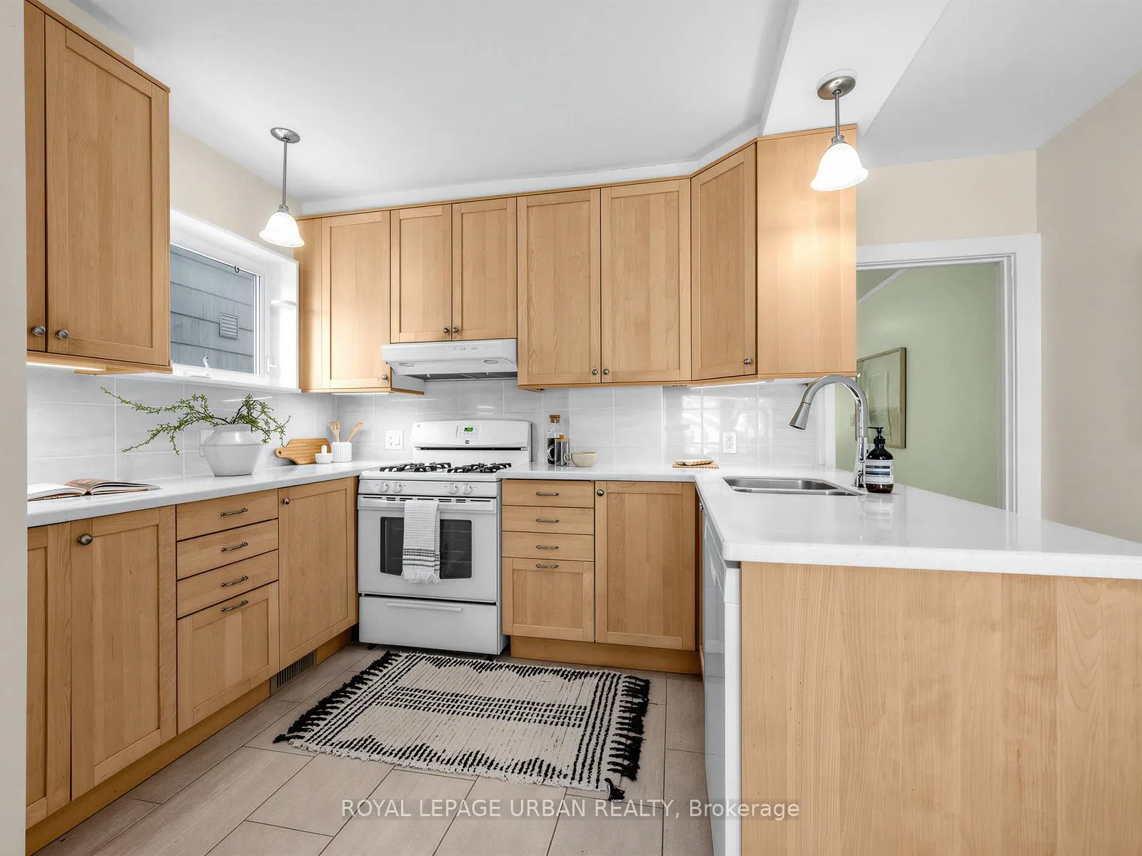 Photo 12 of 251 Cedarvale Avenue, Toronto, Woodbine-Lumsden — HOMEH