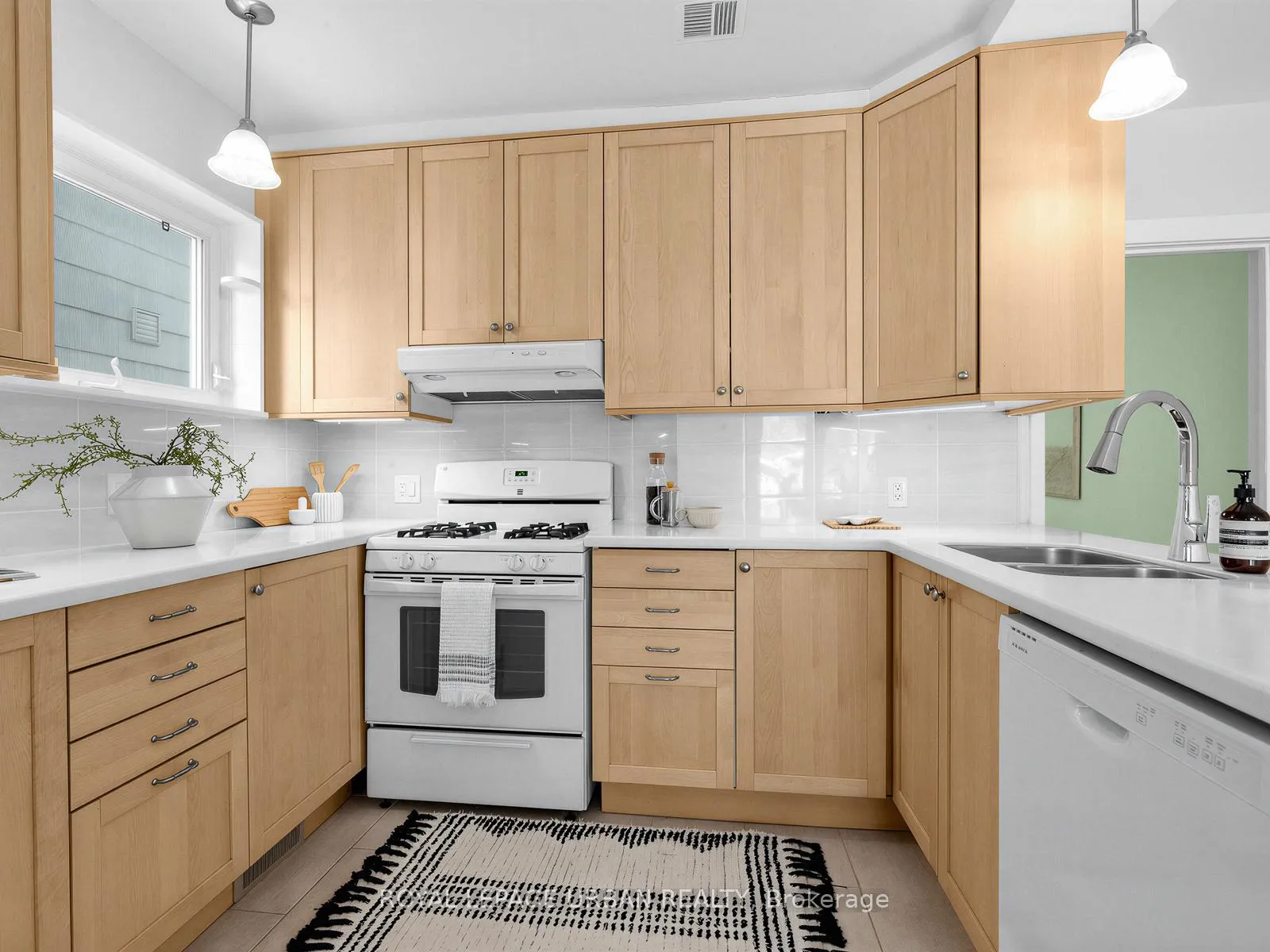 Photo 15 of 251 Cedarvale Avenue, Toronto, Woodbine-Lumsden — HOMEH